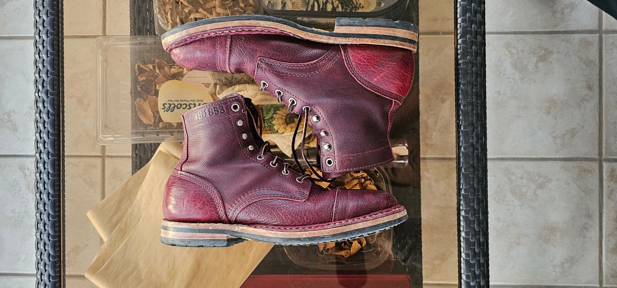Photo by tastyporkbuns on January 5, 2025 of the White's MP-Sherman Toe Cap in Gallun Leathers Shrunken Calf in Black Cherry.