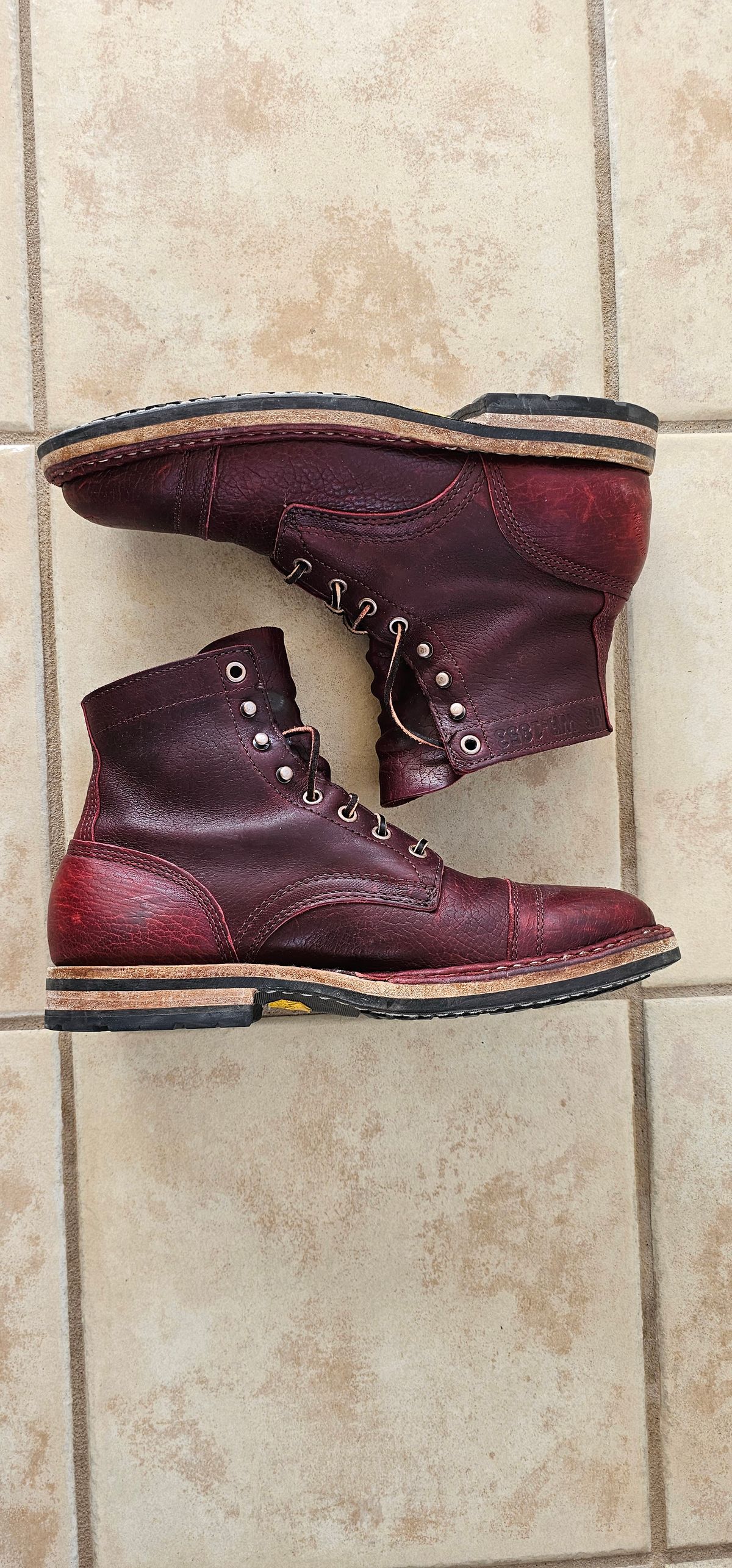 Photo by tastyporkbuns on March 3, 2025 of the White's MP-Sherman Toe Cap in Gallun Leathers Shrunken Calf in Black Cherry.