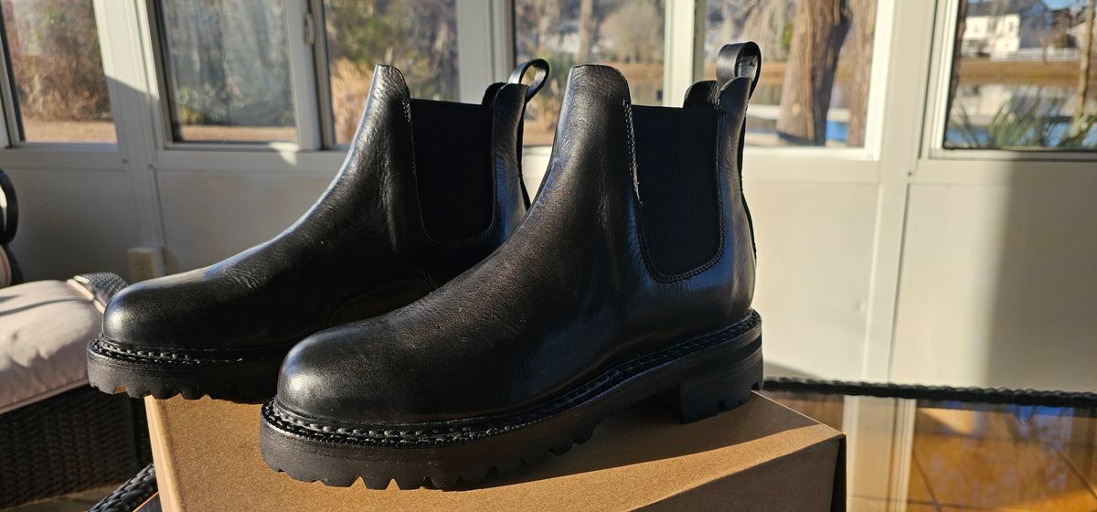 Photo by tastyporkbuns on January 20, 2025 of the Arch Support Project Workman Chelsea in Nero Vachetta 800 Calf.