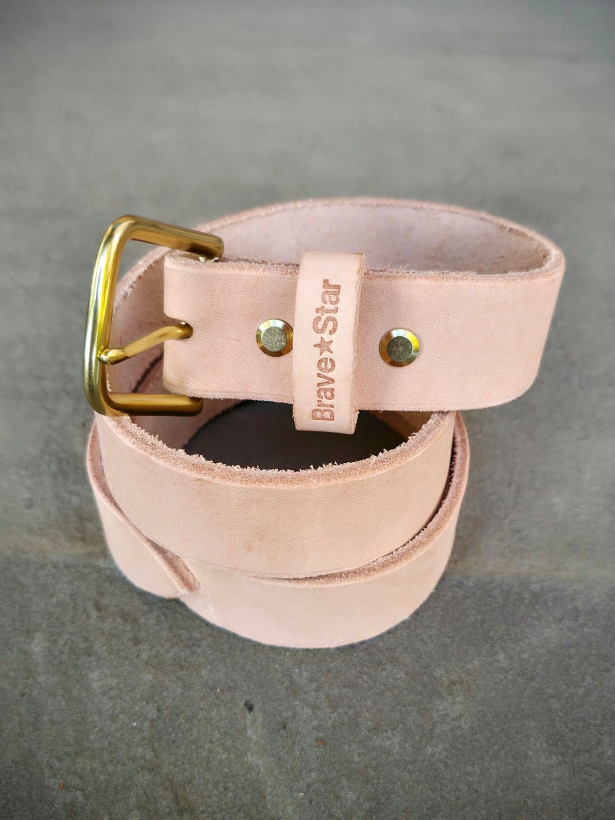 Photo by DaveWilkes on October 1, 2025 of the Brave Star Selvage RW Leather Belt In Vegtan in Unknown Natural Veg Tan.