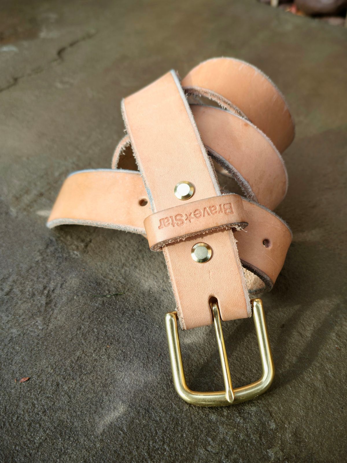 Photo by DaveWilkes on December 1, 2025 of the Brave Star Selvage RW Leather Belt In Vegtan in Unknown Natural Veg Tan.