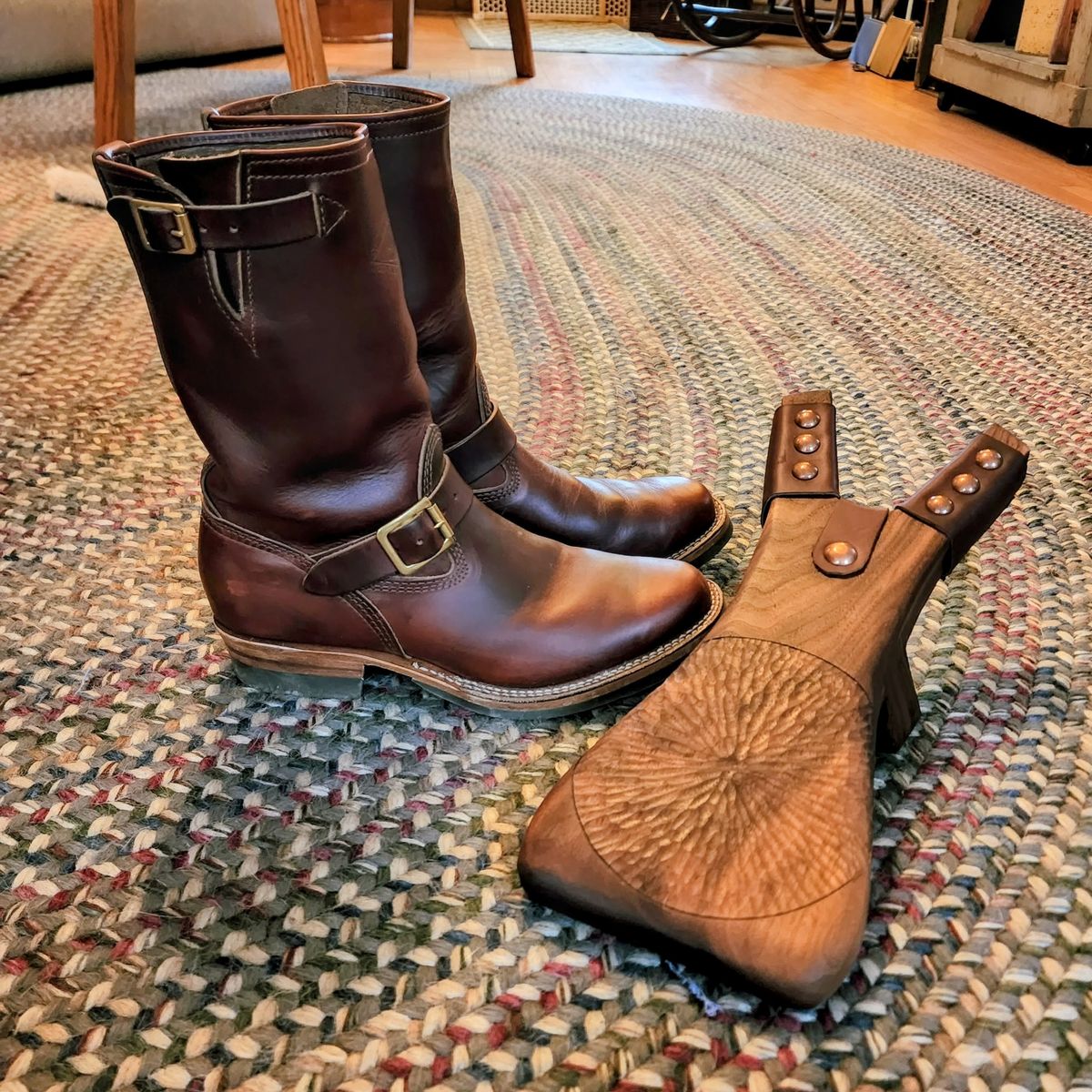 Photo by DaveWilkes on April 11, 2022 of the Wesco Mister Lou in Horween Umber Chromexcel.