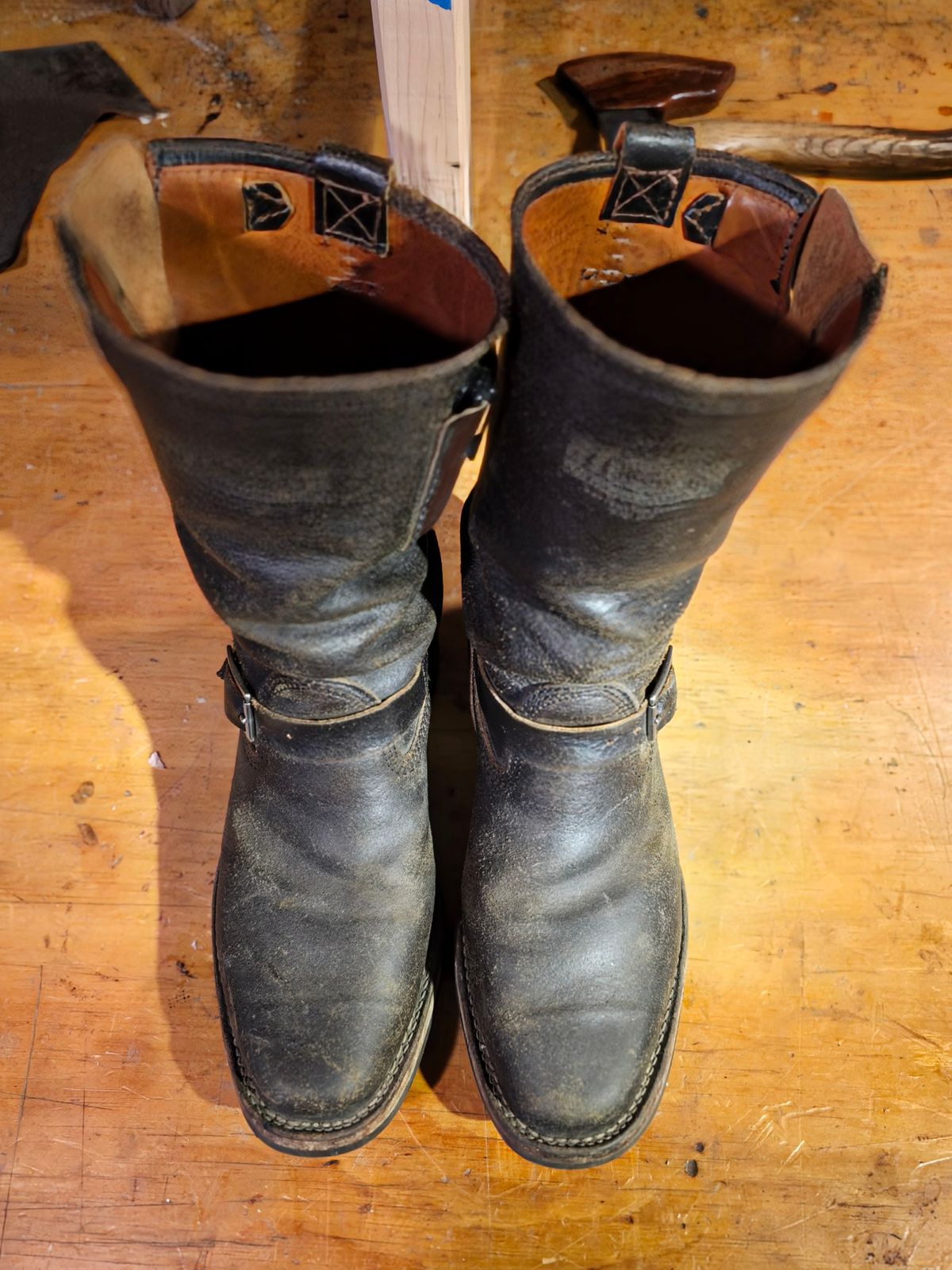 Photo by DaveWilkes on March 5, 2025 of the Wesco Standard And Strange Collab: The Quick Striker in Horween Olive Waxed Flesh.