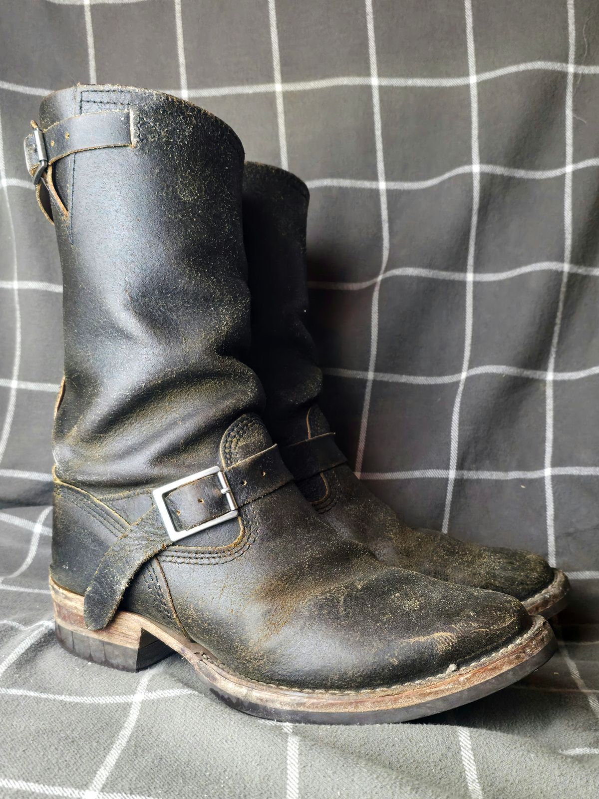 Photo by DaveWilkes on April 6, 2025 of the Wesco Standard And Strange Collab: The Quick Striker in Horween Olive Waxed Flesh.