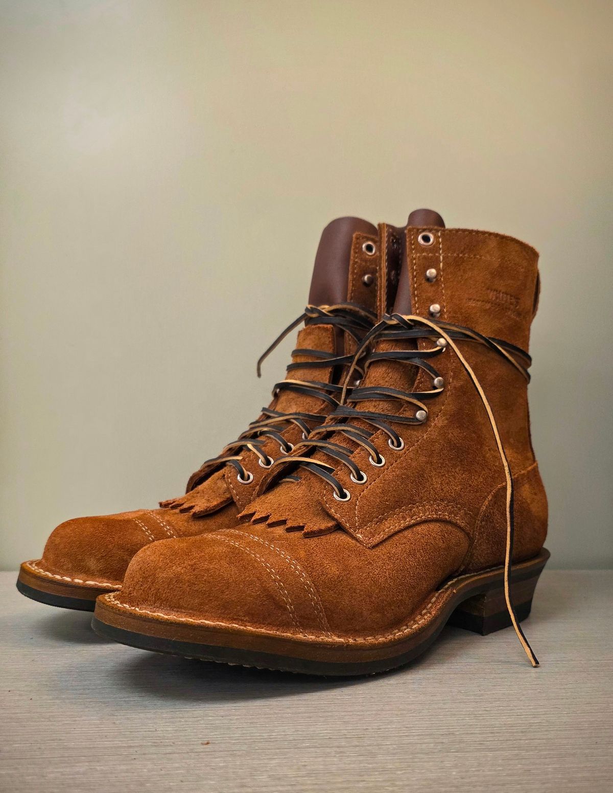 Photo by DaveWilkes on August 31, 2025 of the White's Bounty Hunter in Seidel Red Dog Oil Tan Roughout.