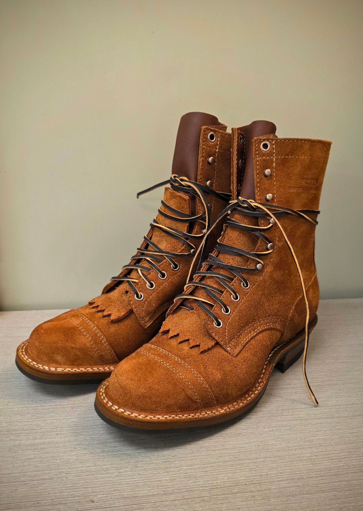 Photo by DaveWilkes on August 31, 2025 of the White's Bounty Hunter in Seidel Red Dog Oil Tan Roughout.