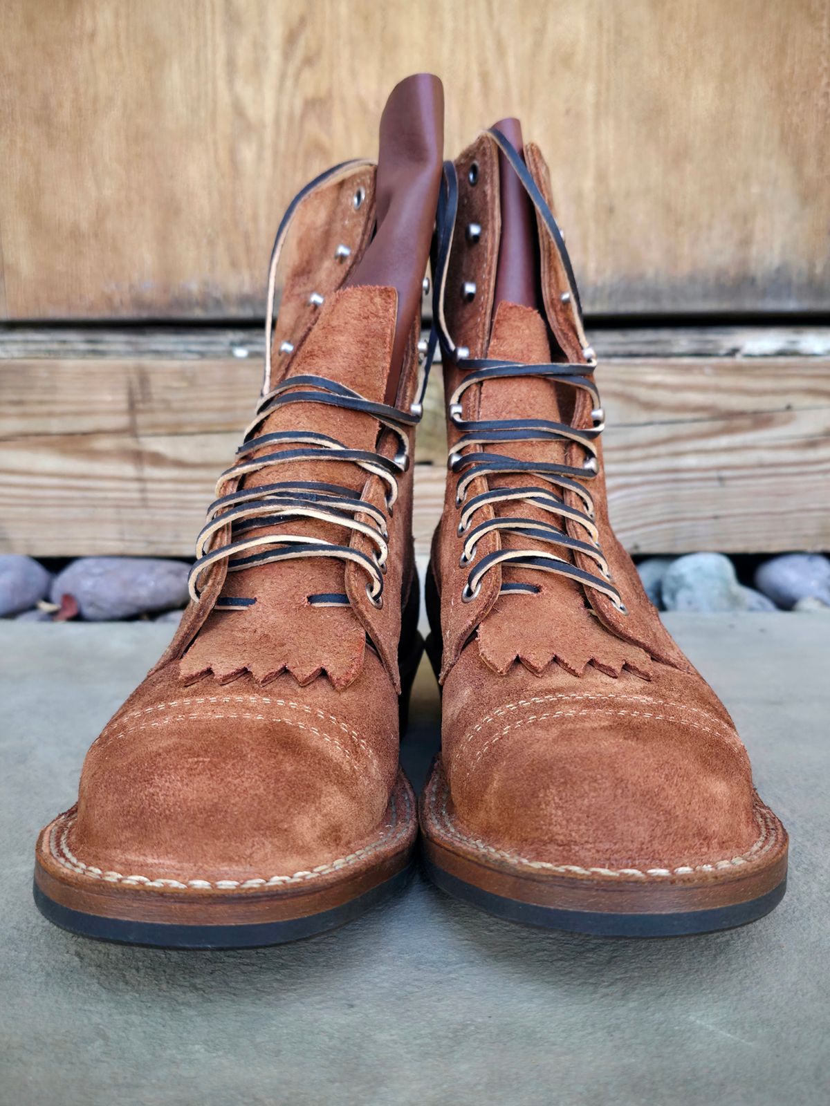 Photo by DaveWilkes on October 1, 2025 of the White's Bounty Hunter in Seidel Red Dog Oil Tan Roughout.