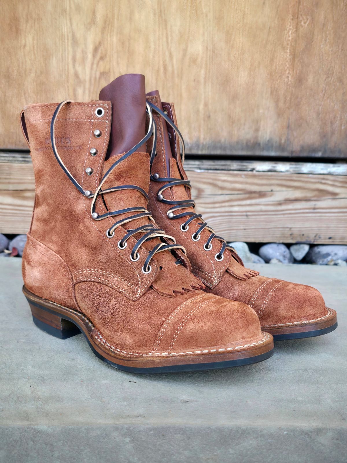 Photo by DaveWilkes on October 1, 2025 of the White's Bounty Hunter in Seidel Red Dog Oil Tan Roughout.