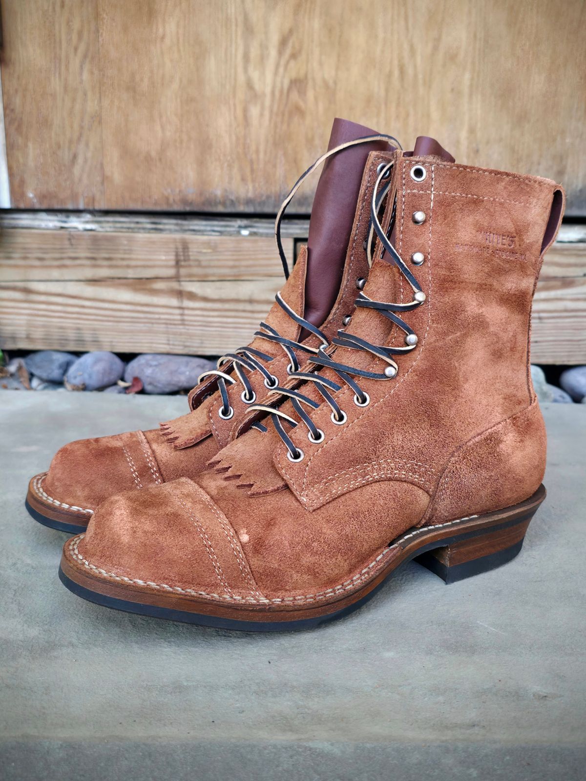 Photo by DaveWilkes on October 1, 2025 of the White's Bounty Hunter in Seidel Red Dog Oil Tan Roughout.