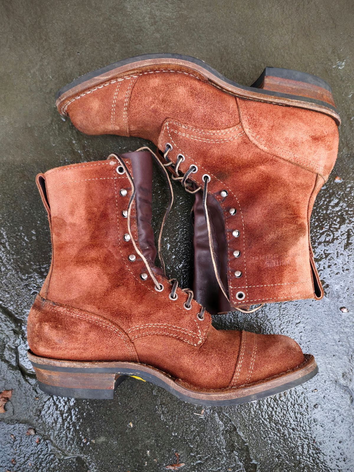 Photo by DaveWilkes on November 5, 2025 of the White's Bounty Hunter in Seidel Red Dog Oil Tan Roughout.