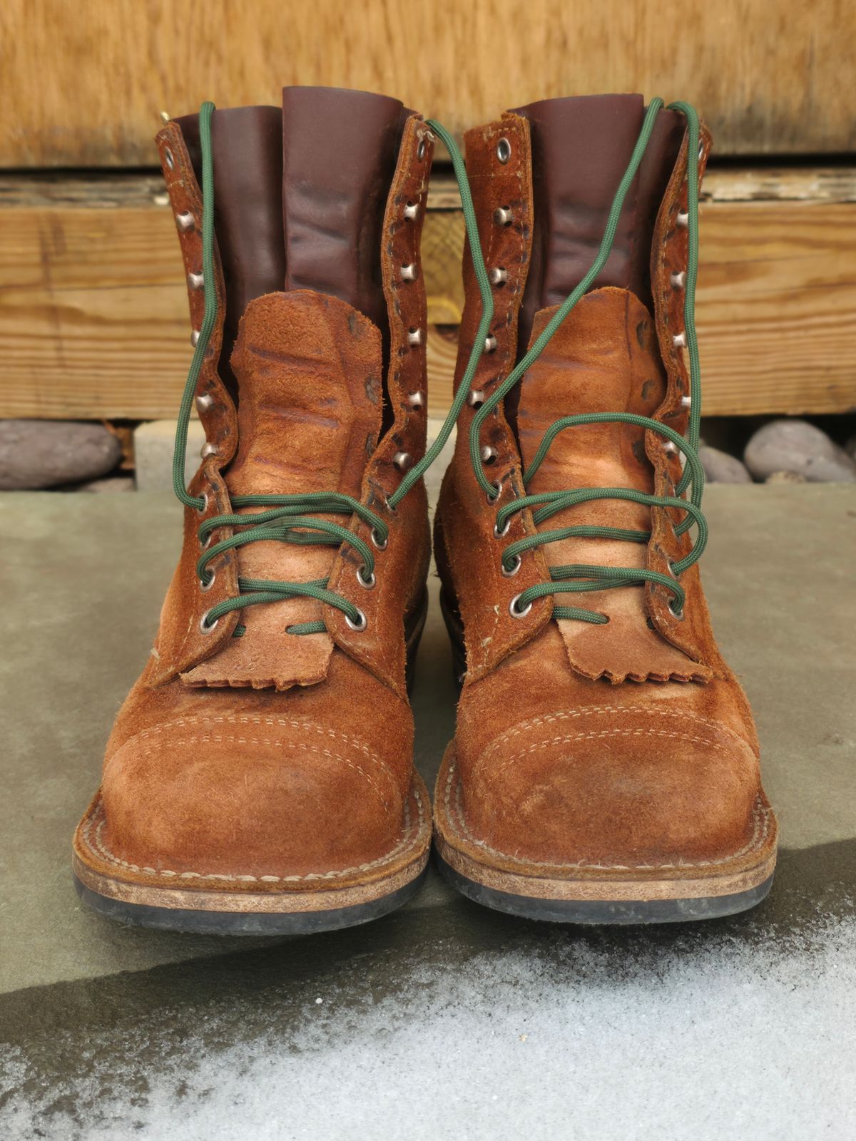 Photo by DaveWilkes on January 5, 2026 of the White's Bounty Hunter in Seidel Red Dog Oil Tan Roughout.