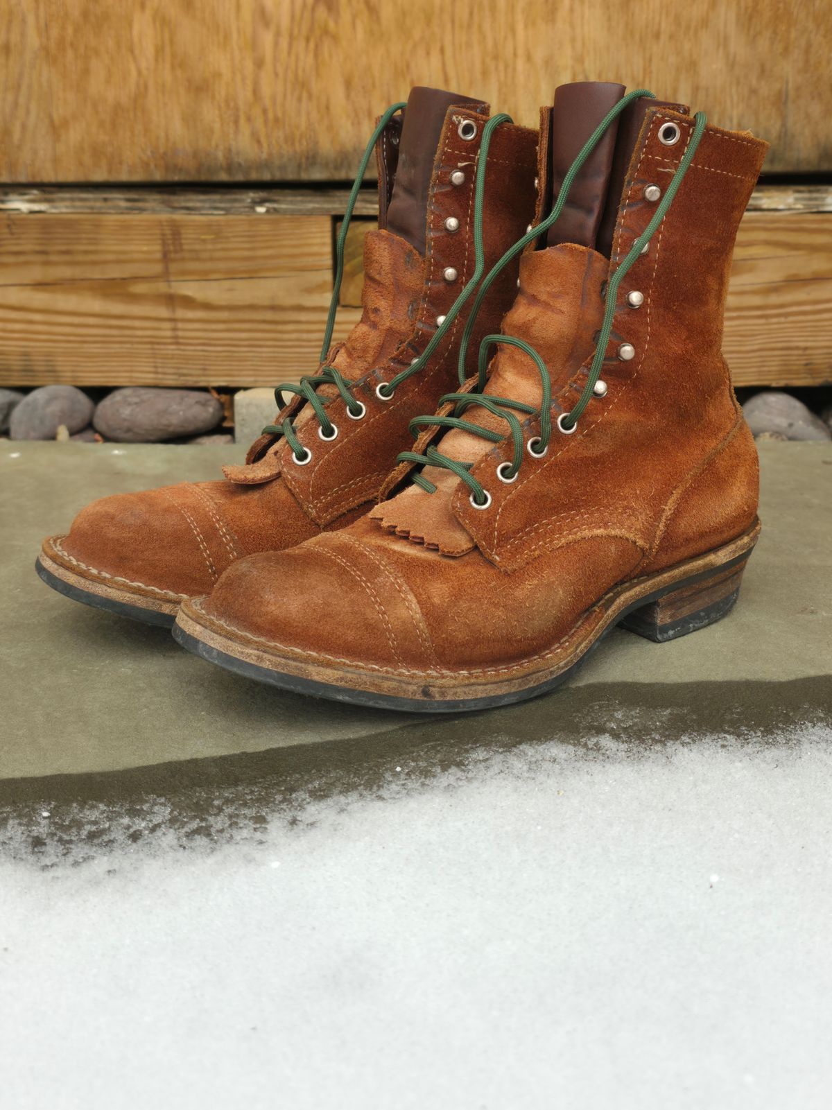 Photo by DaveWilkes on January 5, 2026 of the White's Bounty Hunter in Seidel Red Dog Oil Tan Roughout.