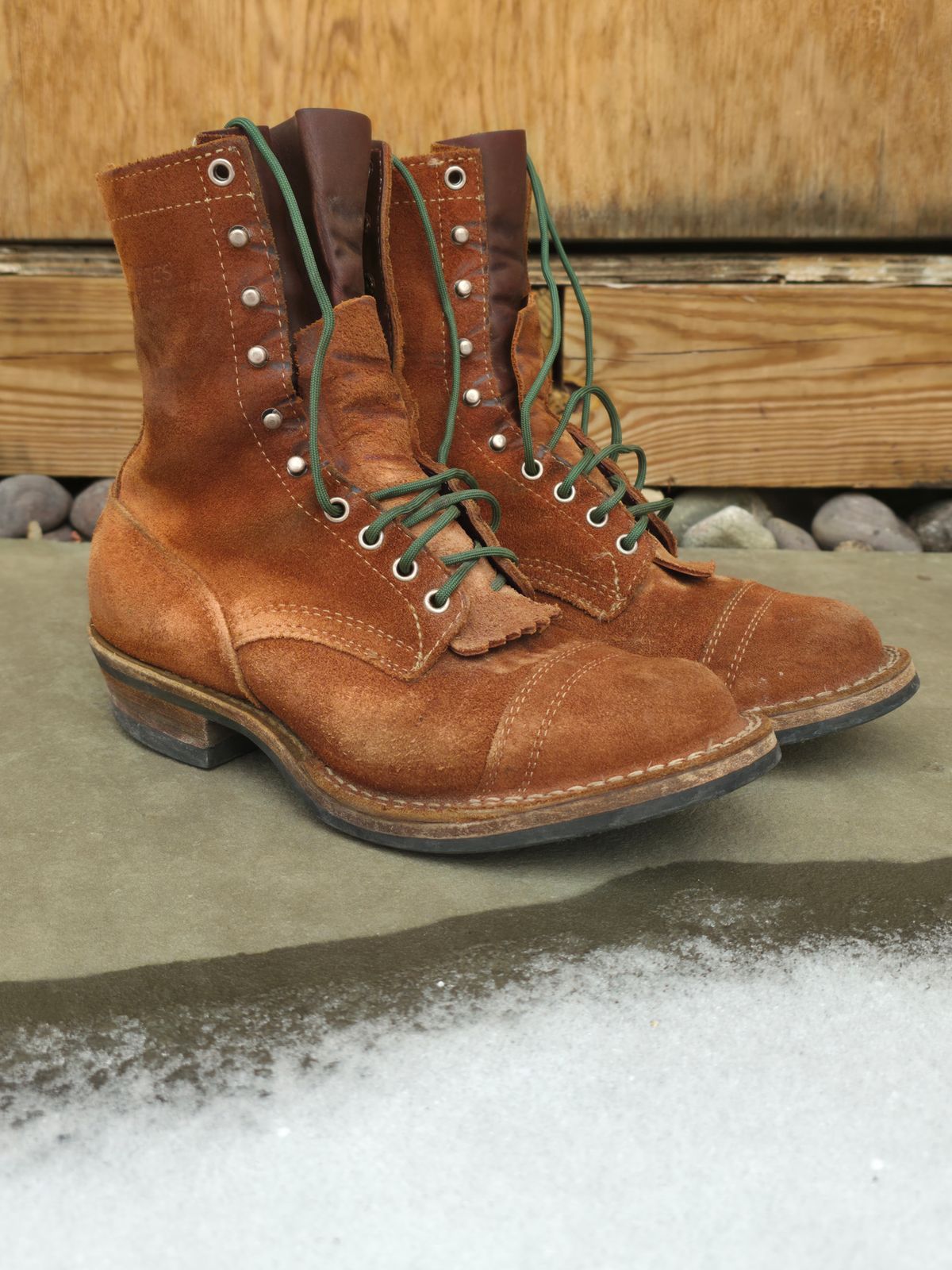 Photo by DaveWilkes on January 5, 2026 of the White's Bounty Hunter in Seidel Red Dog Oil Tan Roughout.