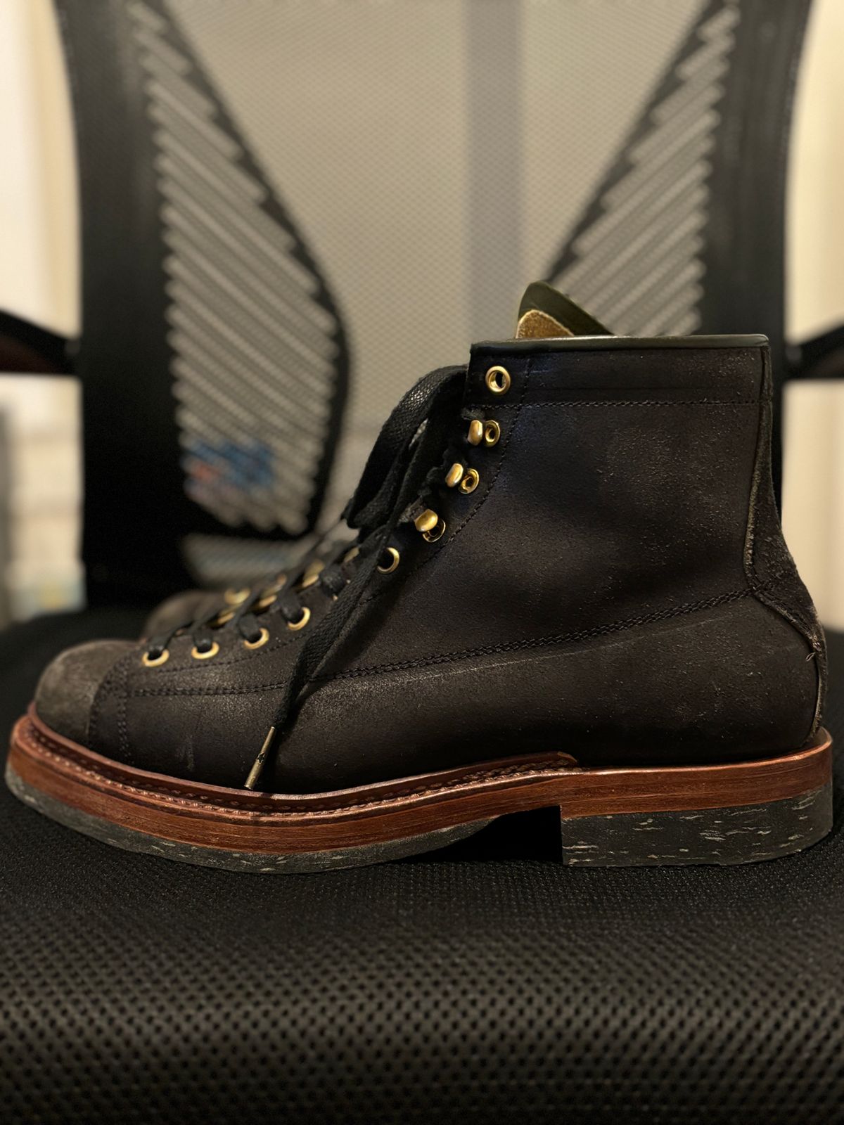 Photo by Tuan_Nguyen on November 30, 2024 of the Sagara Cordmaster in Badalassi Carlo Oliva Minerva Reverse Overdyed Black.