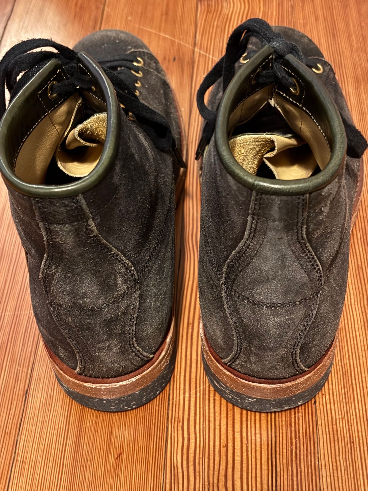 Photo by Tuan_Nguyen on January 4, 2025 of the Sagara Cordmaster in Badalassi Carlo Oliva Minerva Reverse Overdyed Black.