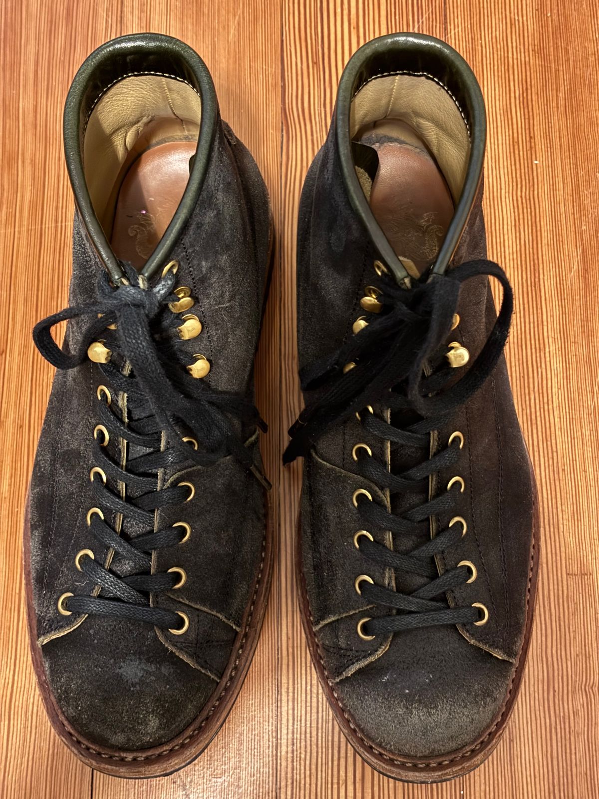 Photo by Tuan_Nguyen on January 4, 2025 of the Sagara Cordmaster in Badalassi Carlo Oliva Minerva Reverse Overdyed Black.