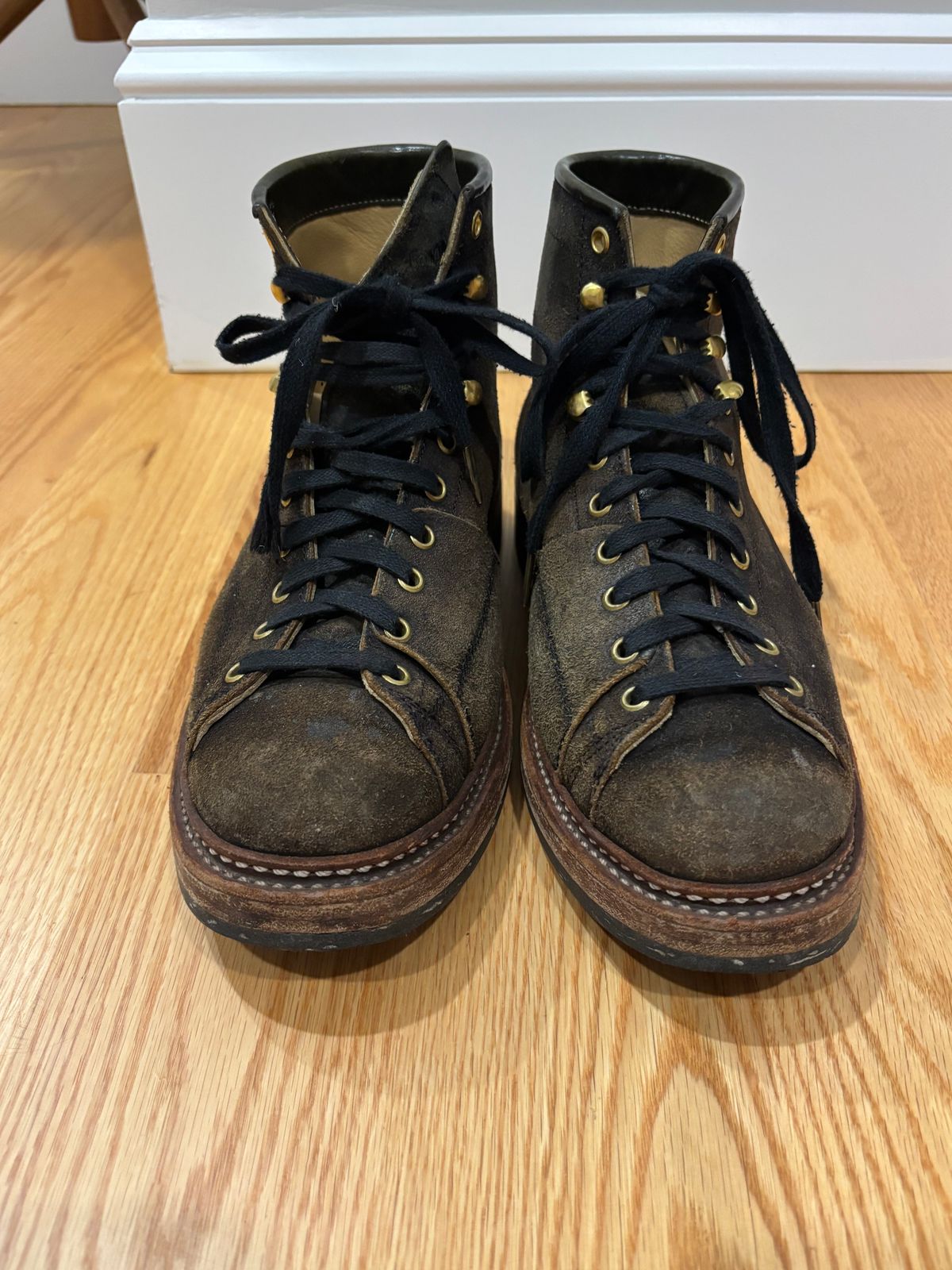 Photo by Tuan_Nguyen on December 4, 2025 of the Sagara Cordmaster in Badalassi Carlo Oliva Minerva Reverse Overdyed Black.