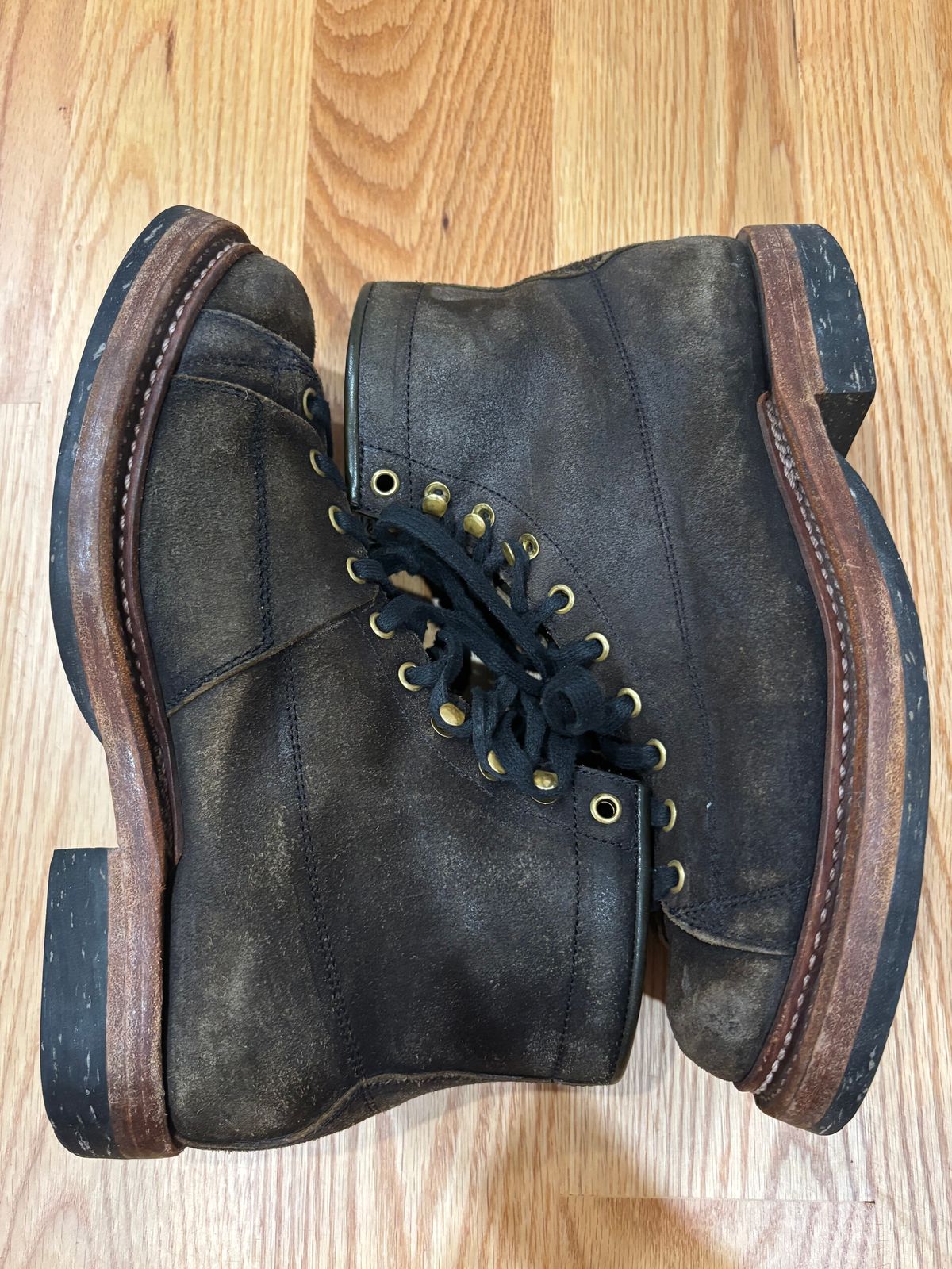 Photo by Tuan_Nguyen on December 4, 2025 of the Sagara Cordmaster in Badalassi Carlo Oliva Minerva Reverse Overdyed Black.