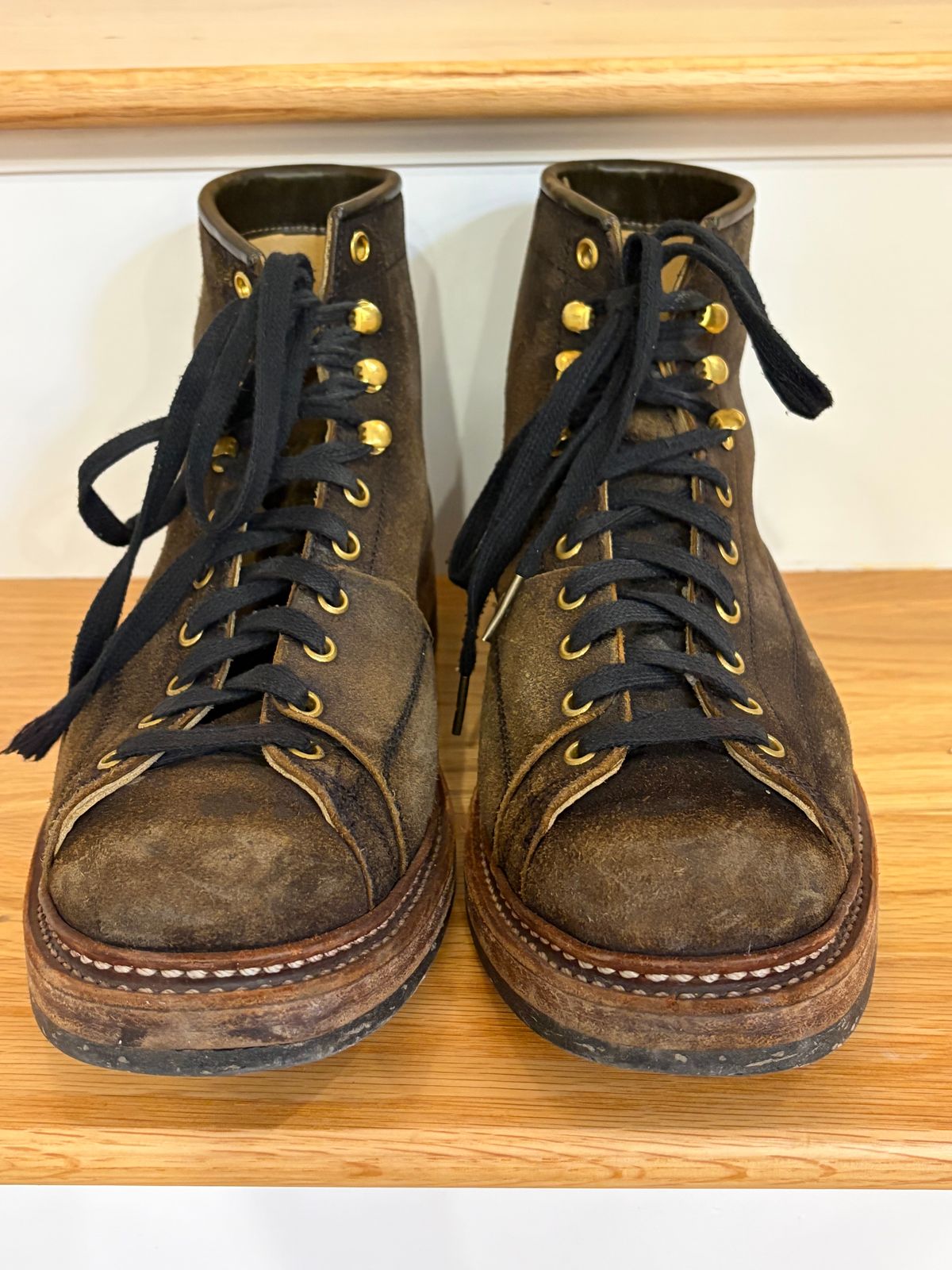 Photo by Tuan_Nguyen on January 3, 2026 of the Sagara Cordmaster in Badalassi Carlo Oliva Minerva Reverse Overdyed Black.