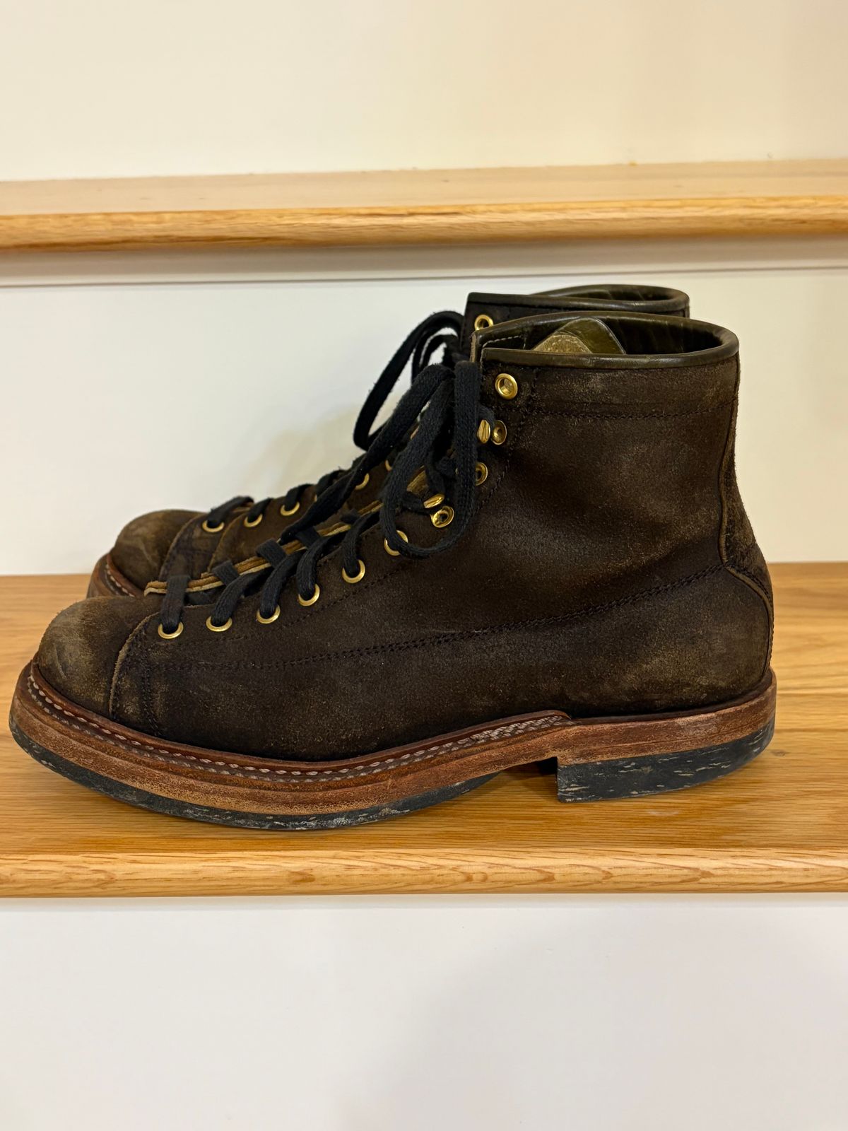 Photo by Tuan_Nguyen on January 3, 2026 of the Sagara Cordmaster in Badalassi Carlo Oliva Minerva Reverse Overdyed Black.