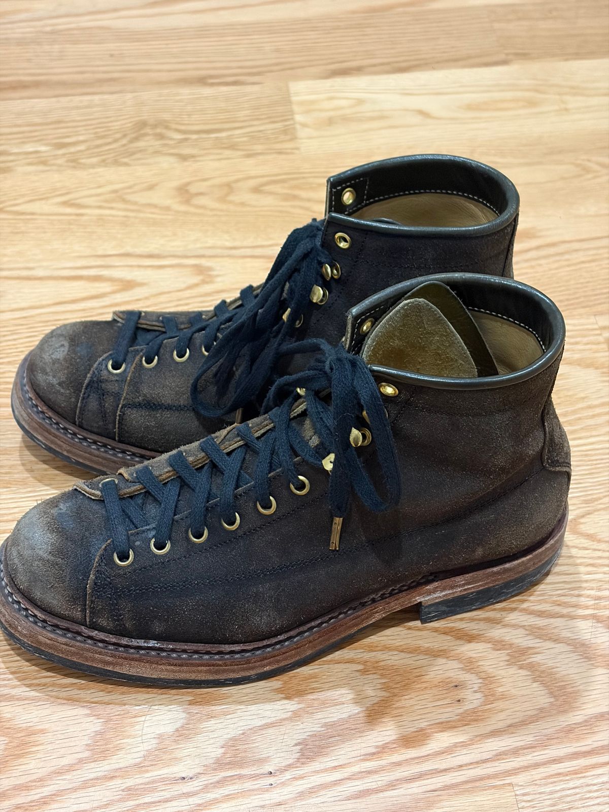 Photo by Tuan_Nguyen on February 5, 2026 of the Sagara Cordmaster in Badalassi Carlo Oliva Minerva Reverse Overdyed Black.