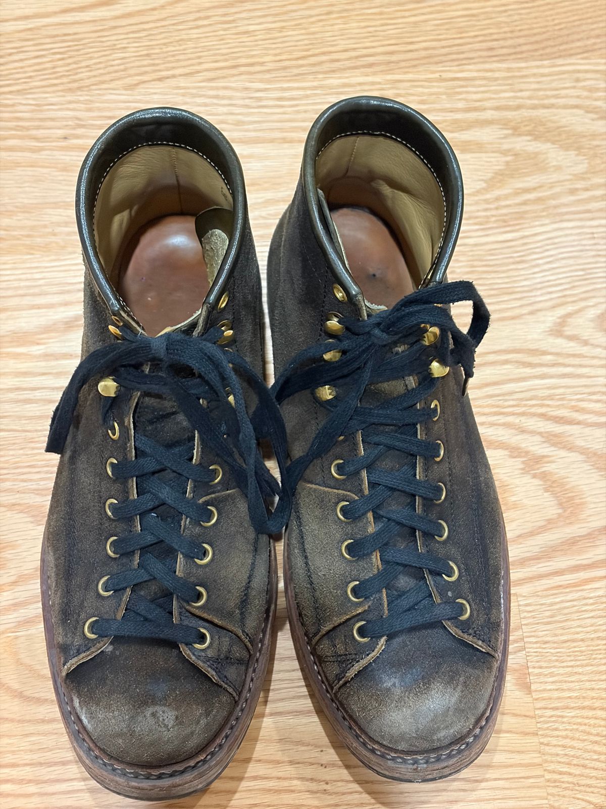 Photo by Tuan_Nguyen on February 5, 2026 of the Sagara Cordmaster in Badalassi Carlo Oliva Minerva Reverse Overdyed Black.