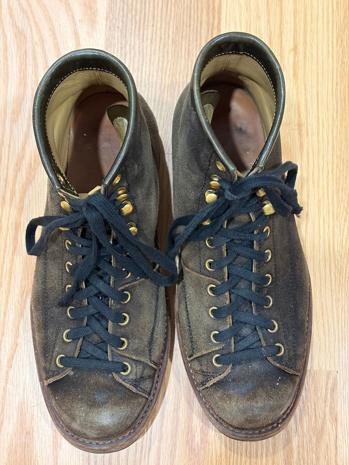 Photo by Tuan_Nguyen on March 5, 2026 of the Sagara Cordmaster in Badalassi Carlo Oliva Minerva Reverse Overdyed Black.