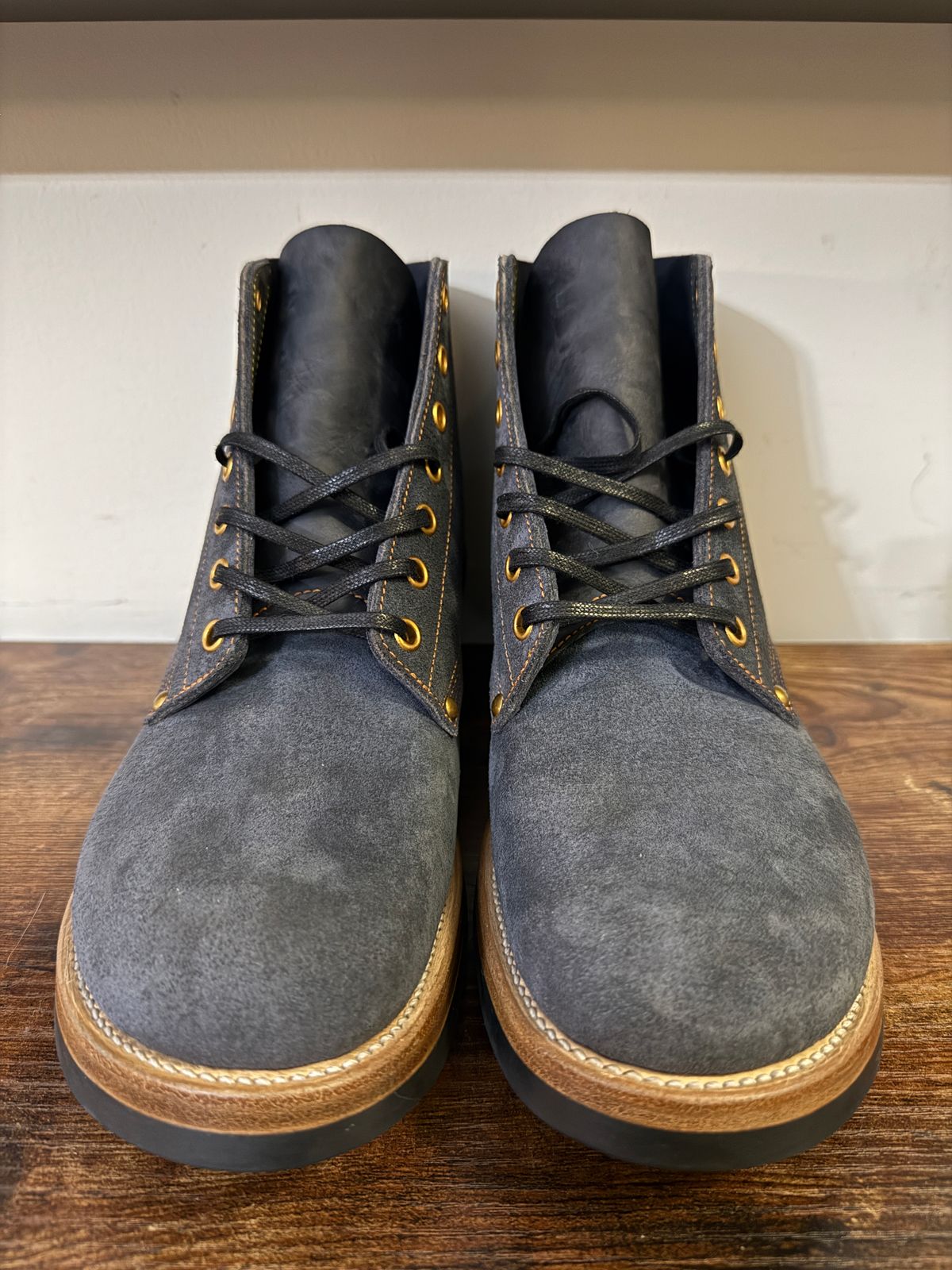 Photo by Shabazkilla on October 9, 2025 of the Iron Boots The Great Escape in Horween Navy Chamois Roughout.