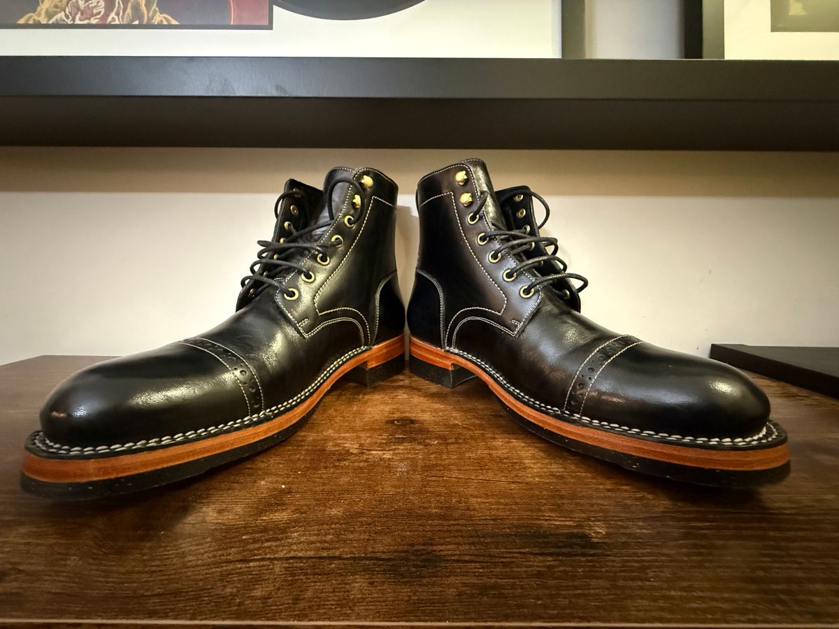 Photo by Shabazkilla on October 15, 2025 of the Blkbrd Shoemaker Luchador-Z in Maryam Black TPR Horsebutt.