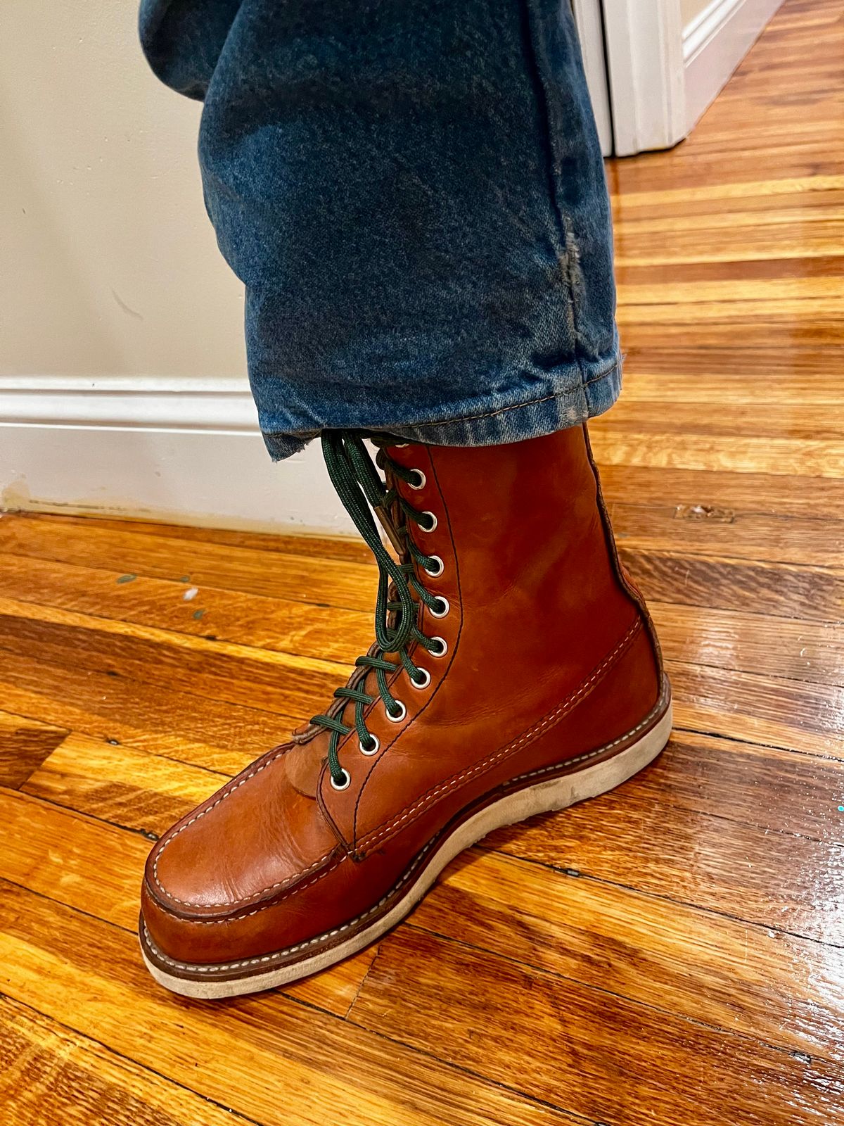 Photo by Hlmazur on November 17, 2024 of the Red Wing 8-Inch Classic Moc in S.B. Foot Oro Legacy.