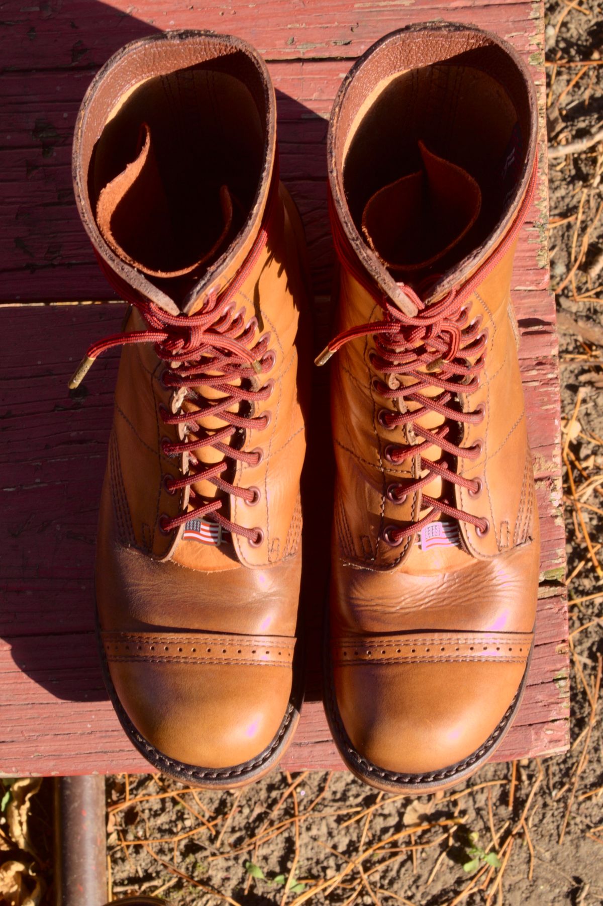 Photo by Hlmazur on November 1, 2024 of the Corcoran Jump Boot in Hand Dyed Light Tan.