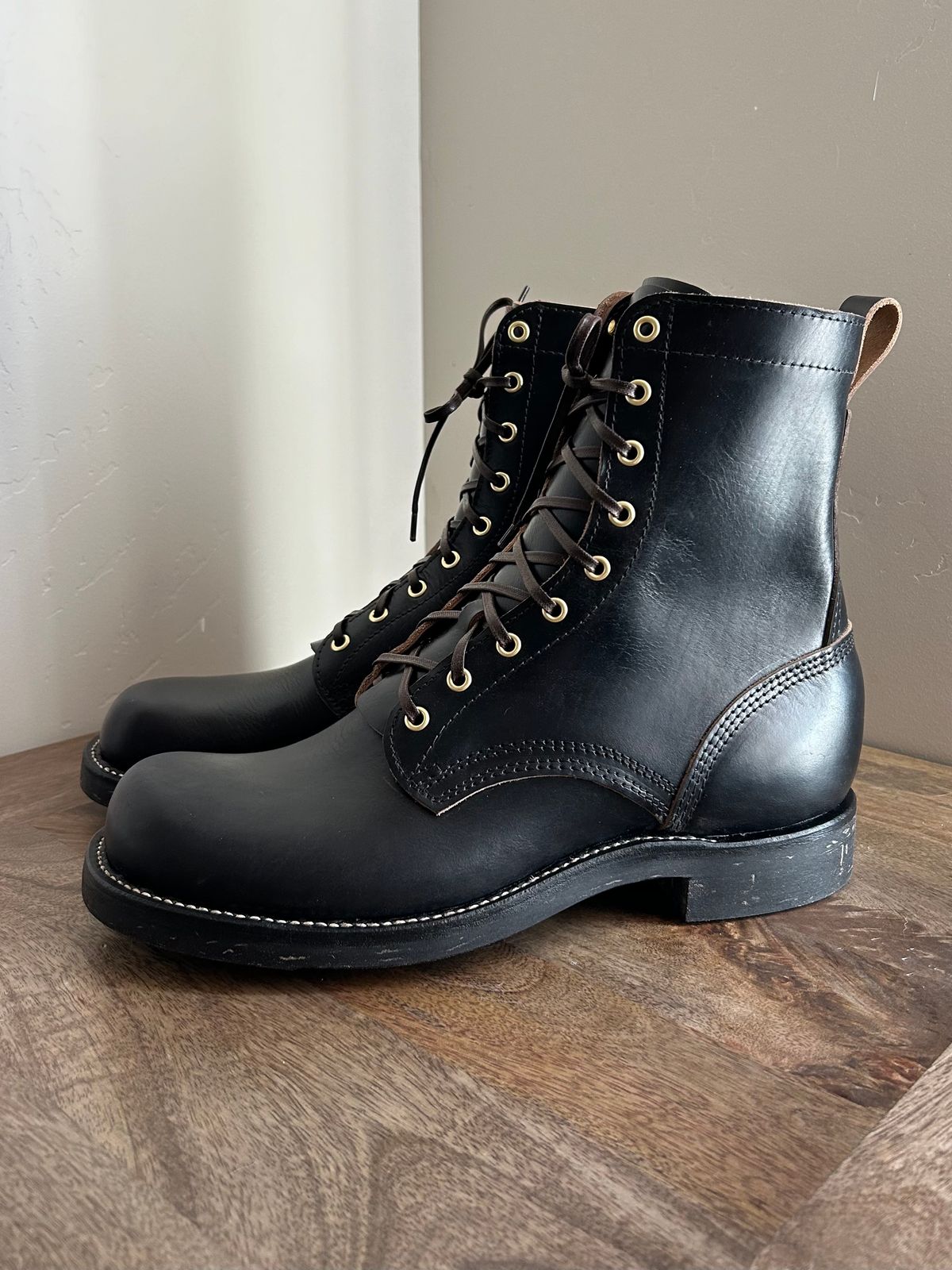 Photo by Wesbornbrand on October 9, 2024 of the Wesborn Custom Model in Horween Black Chromexcel.