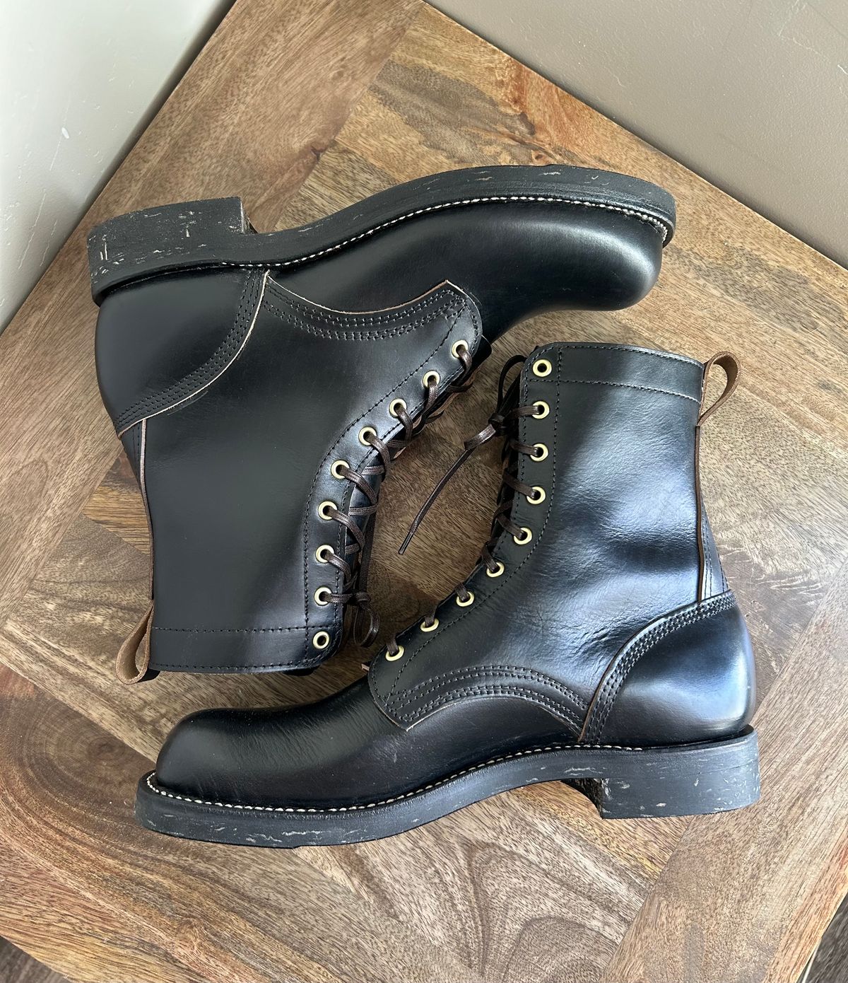 Photo by Wesbornbrand on October 9, 2024 of the Wesborn Custom Model in Horween Black Chromexcel.