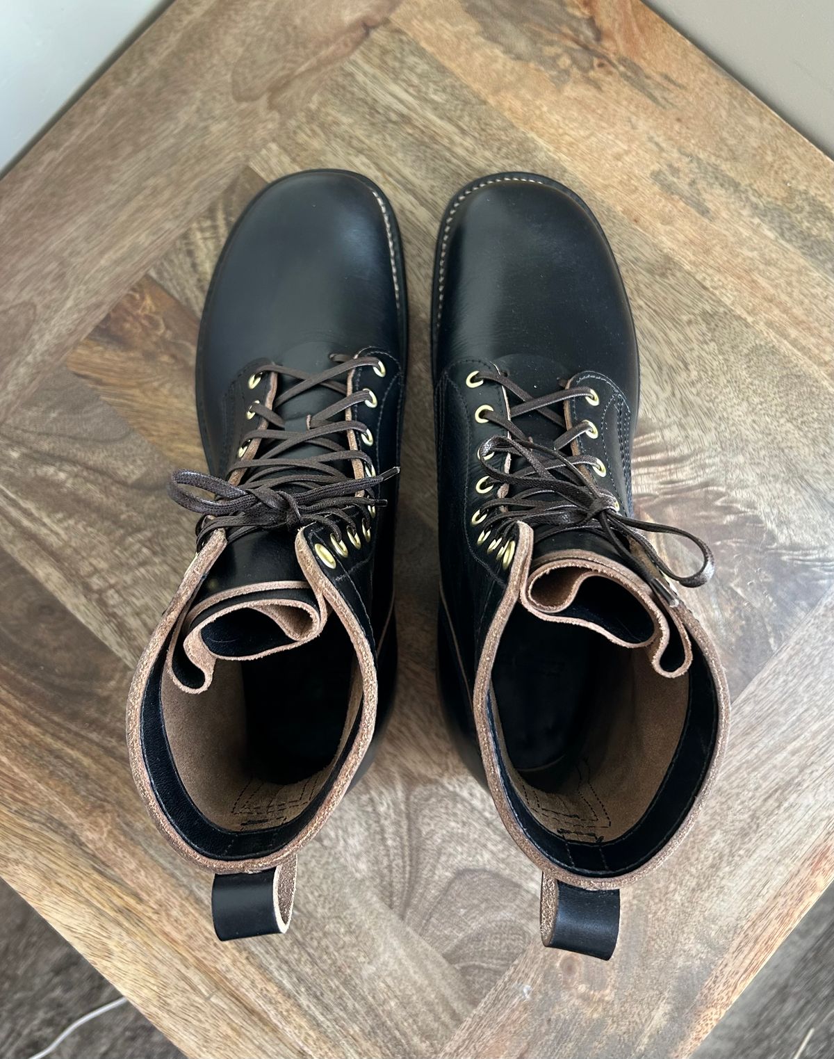 Photo by Wesbornbrand on October 9, 2024 of the Wesborn Custom Model in Horween Black Chromexcel.