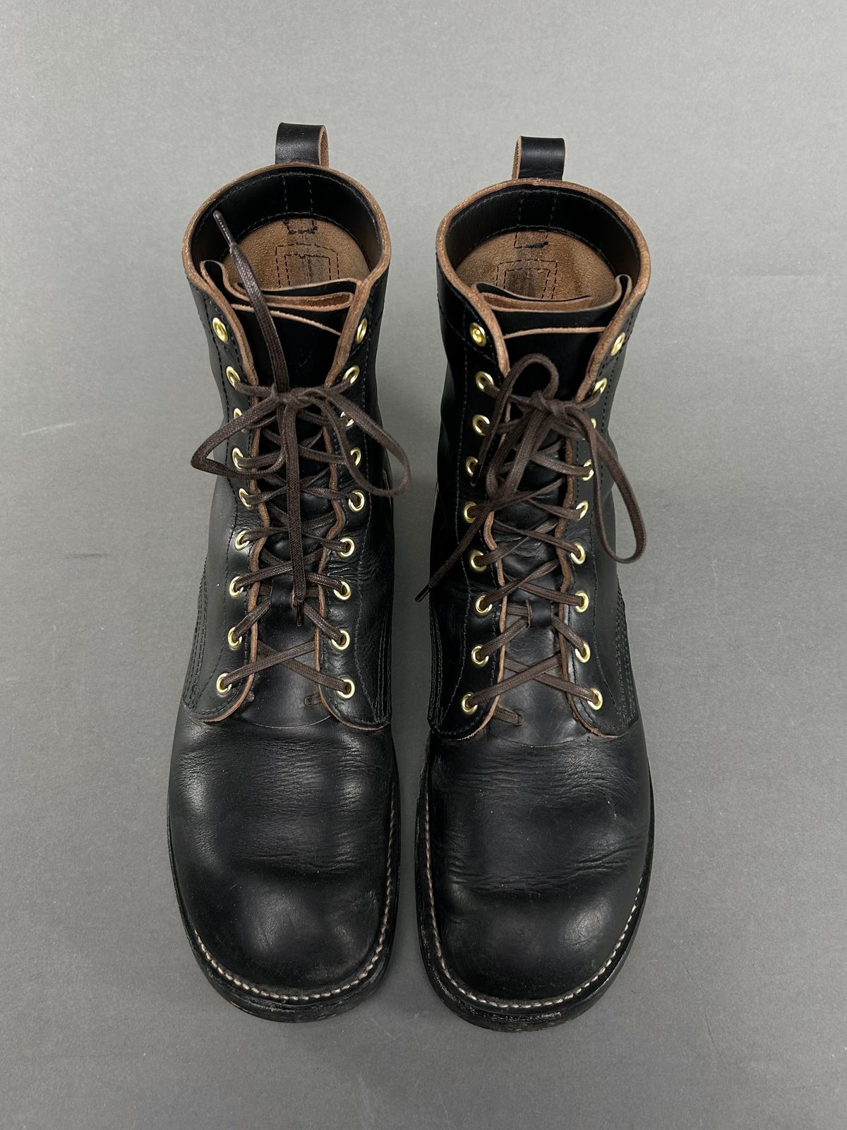Photo by Wesbornbrand on November 6, 2024 of the Wesborn Custom Model in Horween Black Chromexcel.