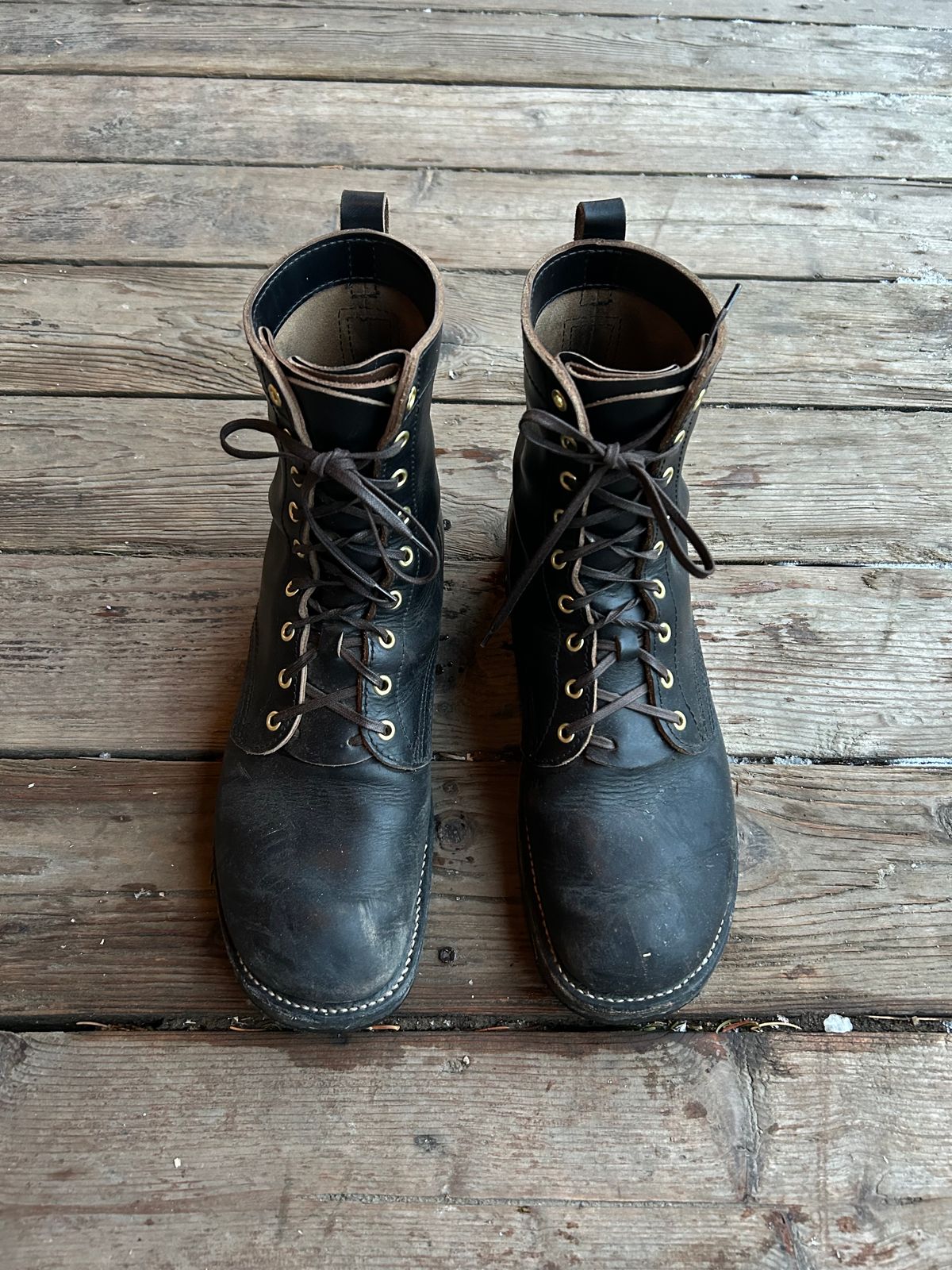Photo by Wesbornbrand on December 1, 2024 of the Wesborn Custom Model in Horween Black Chromexcel.