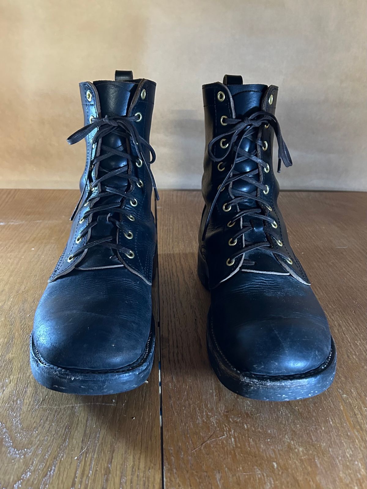 Photo by Wesbornbrand on January 6, 2025 of the Wesborn Custom Model in Horween Black Chromexcel.