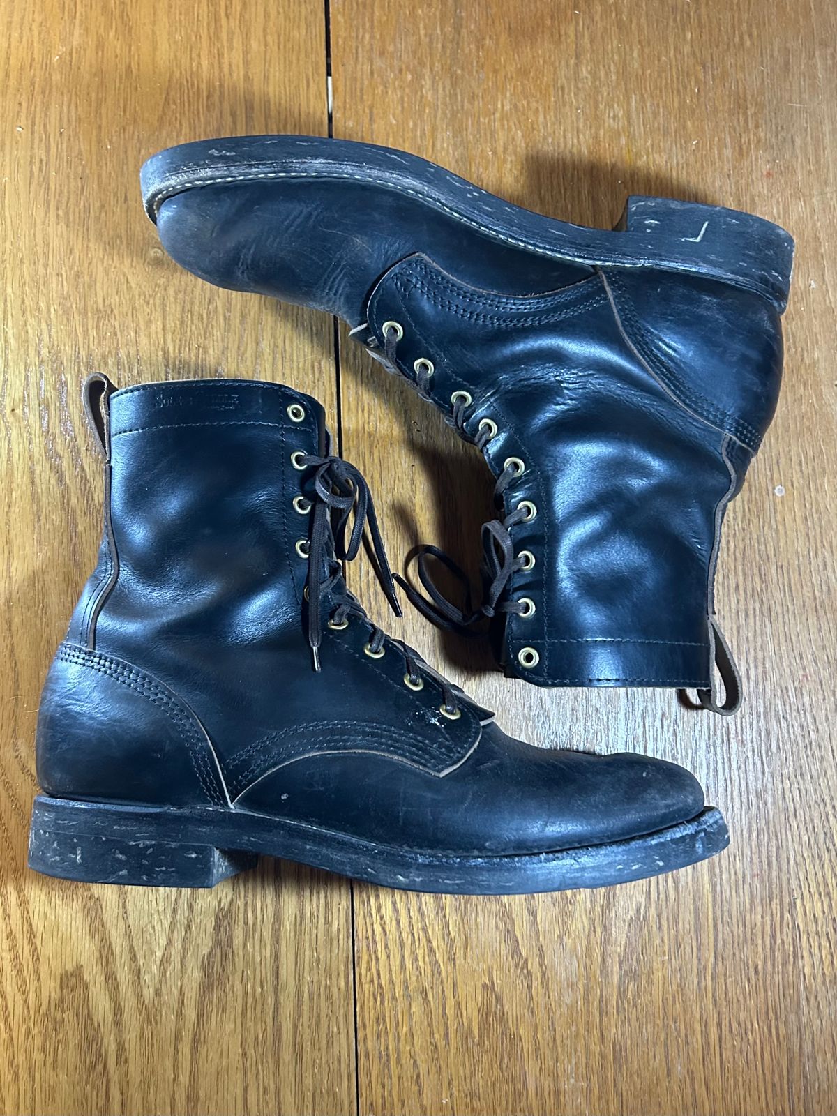 Photo by Wesbornbrand on January 6, 2025 of the Wesborn Custom Model in Horween Black Chromexcel.