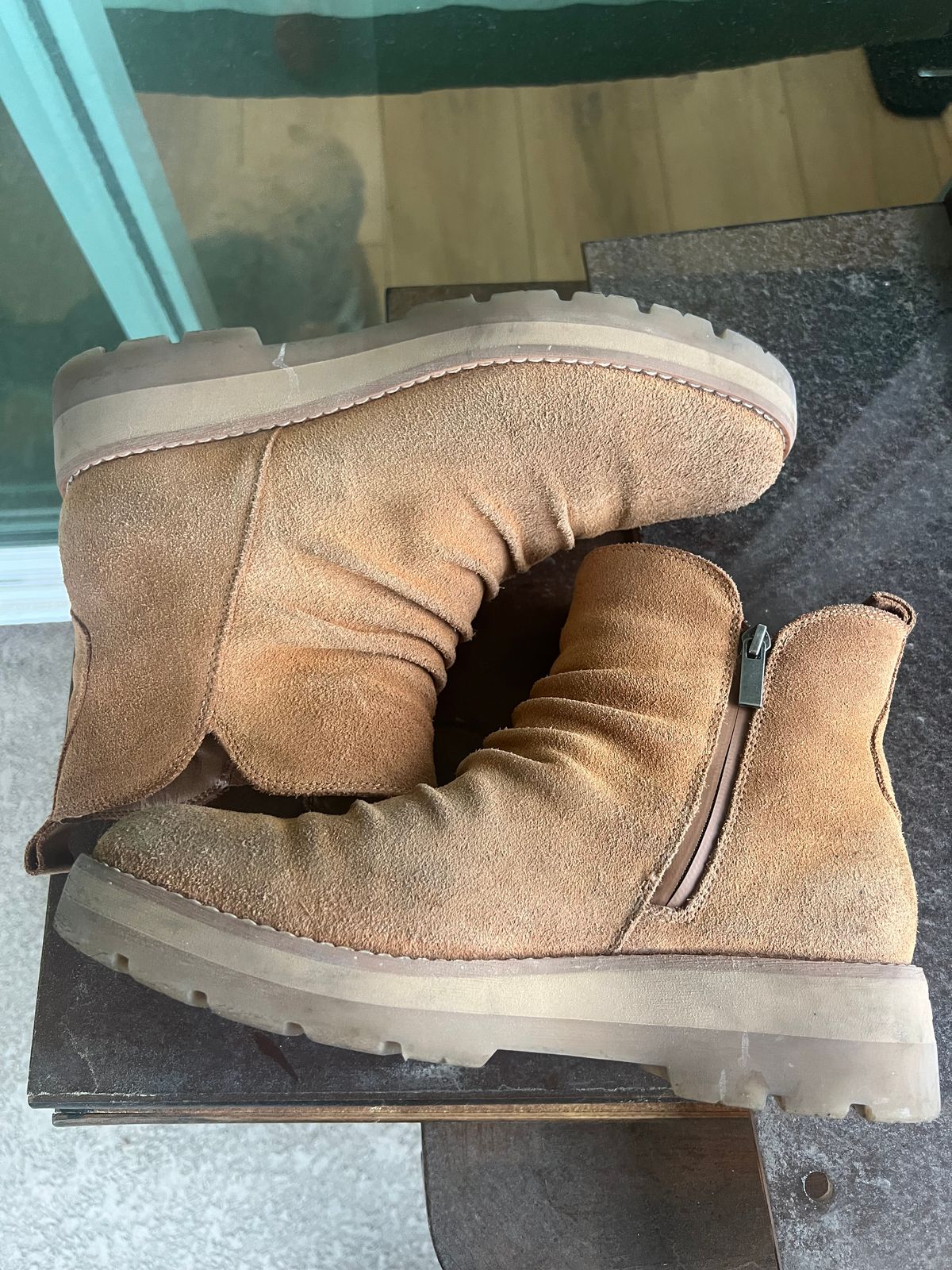 Photo by fenhems on January 5, 2026 of the earth et yonder in light brown 230 roughout.