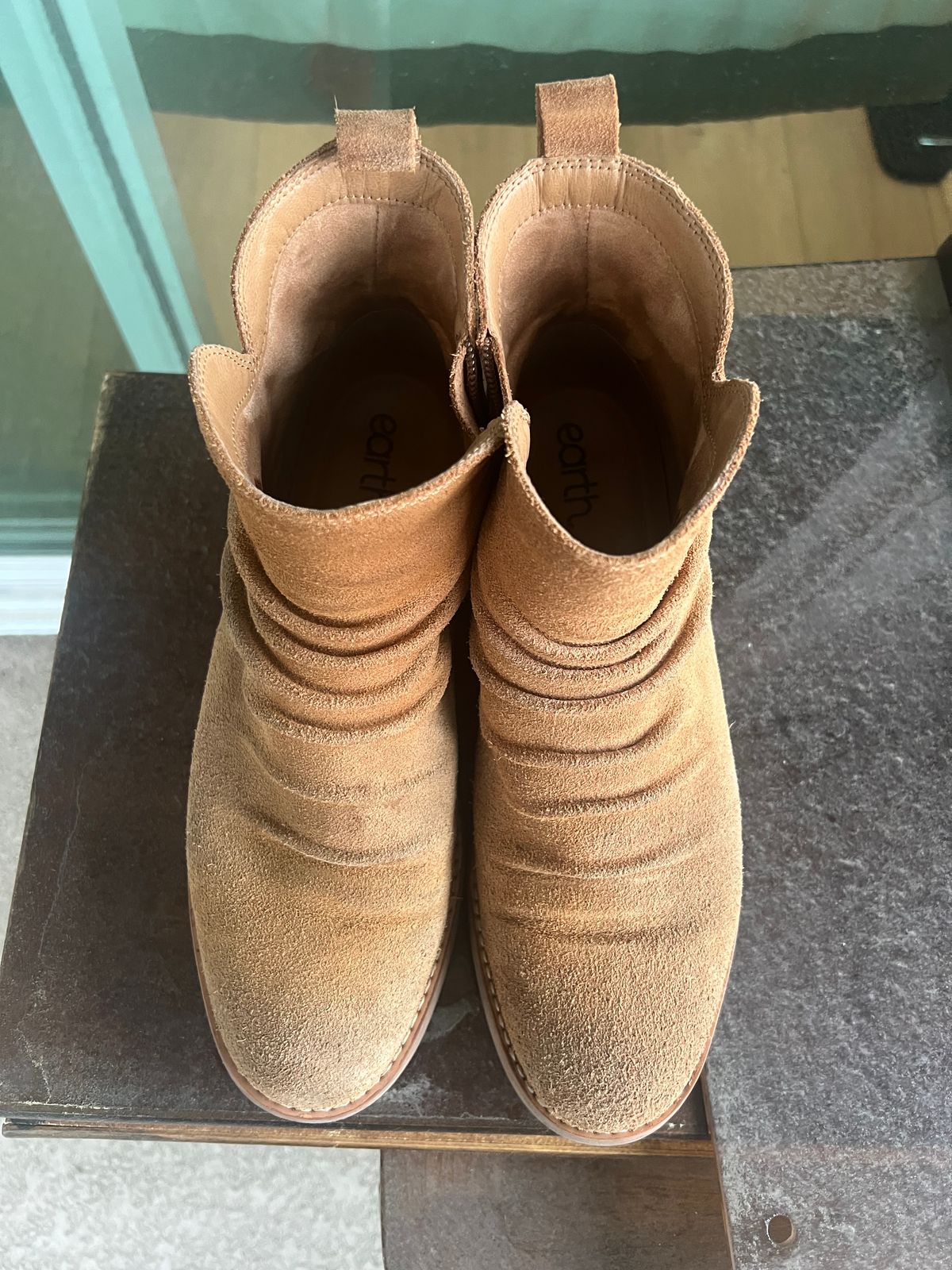 Photo by fenhems on January 5, 2026 of the earth et yonder in light brown 230 roughout.