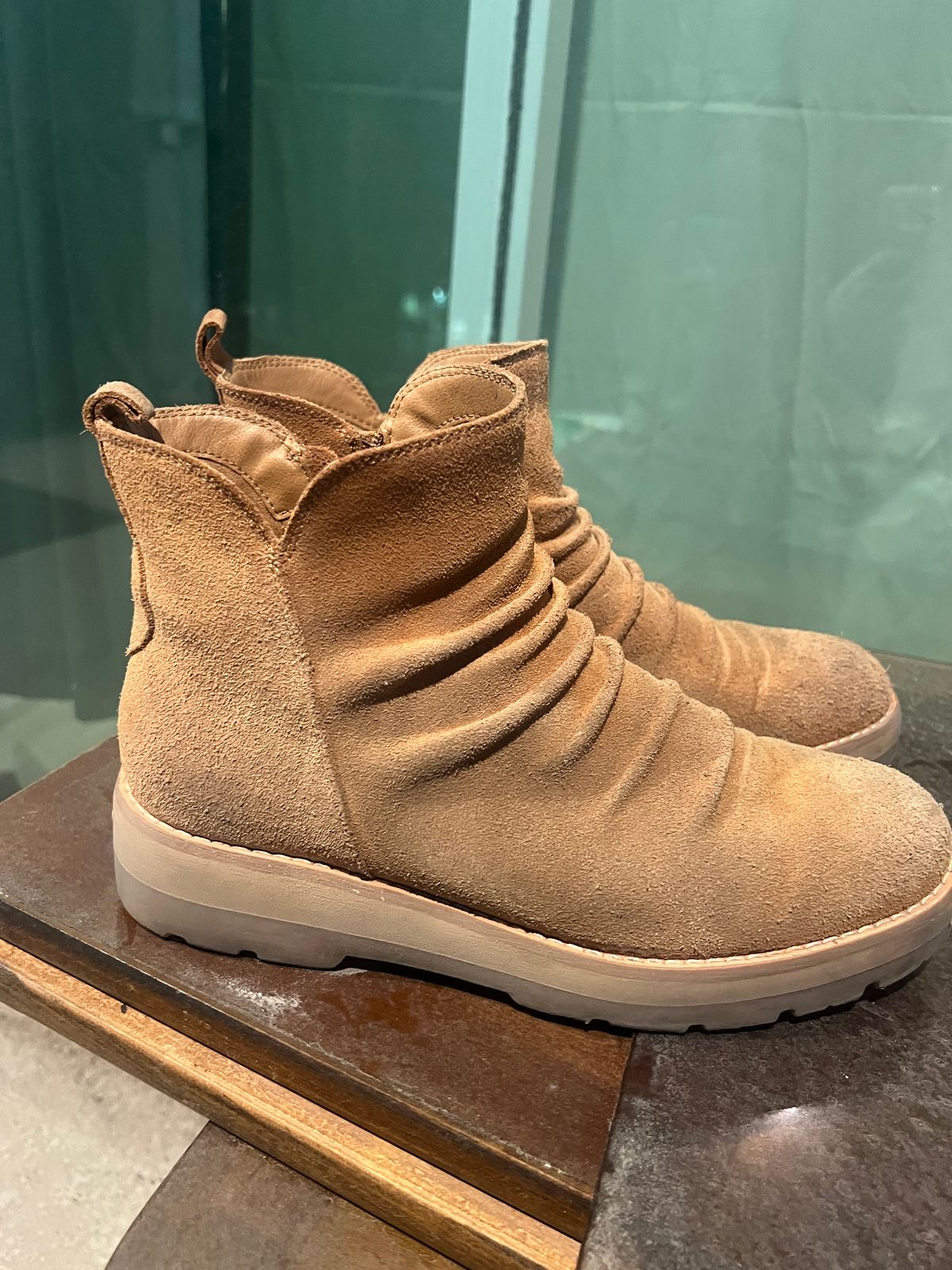 Photo by fenhems on February 5, 2026 of the earth et yonder in light brown 230 roughout.