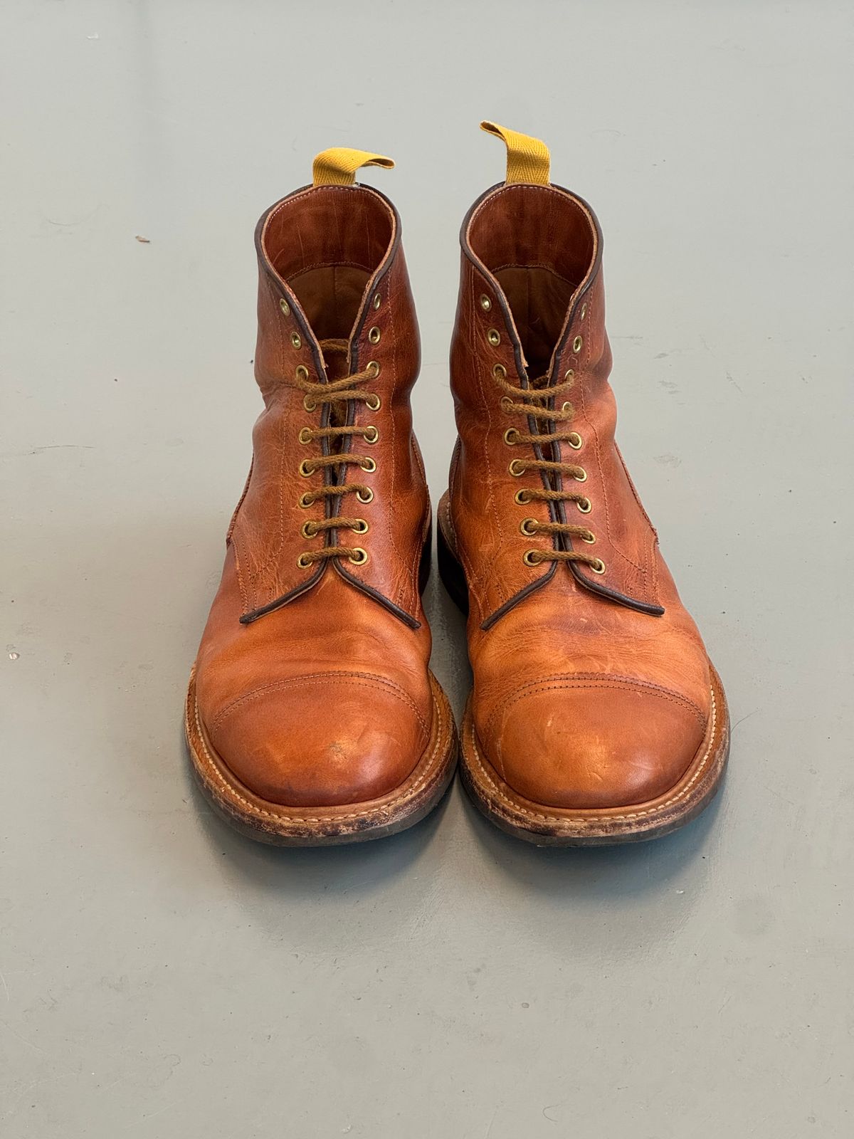Photo by claus on November 3, 2025 of the Tricker's Churchill in Horween Natural Dublin.