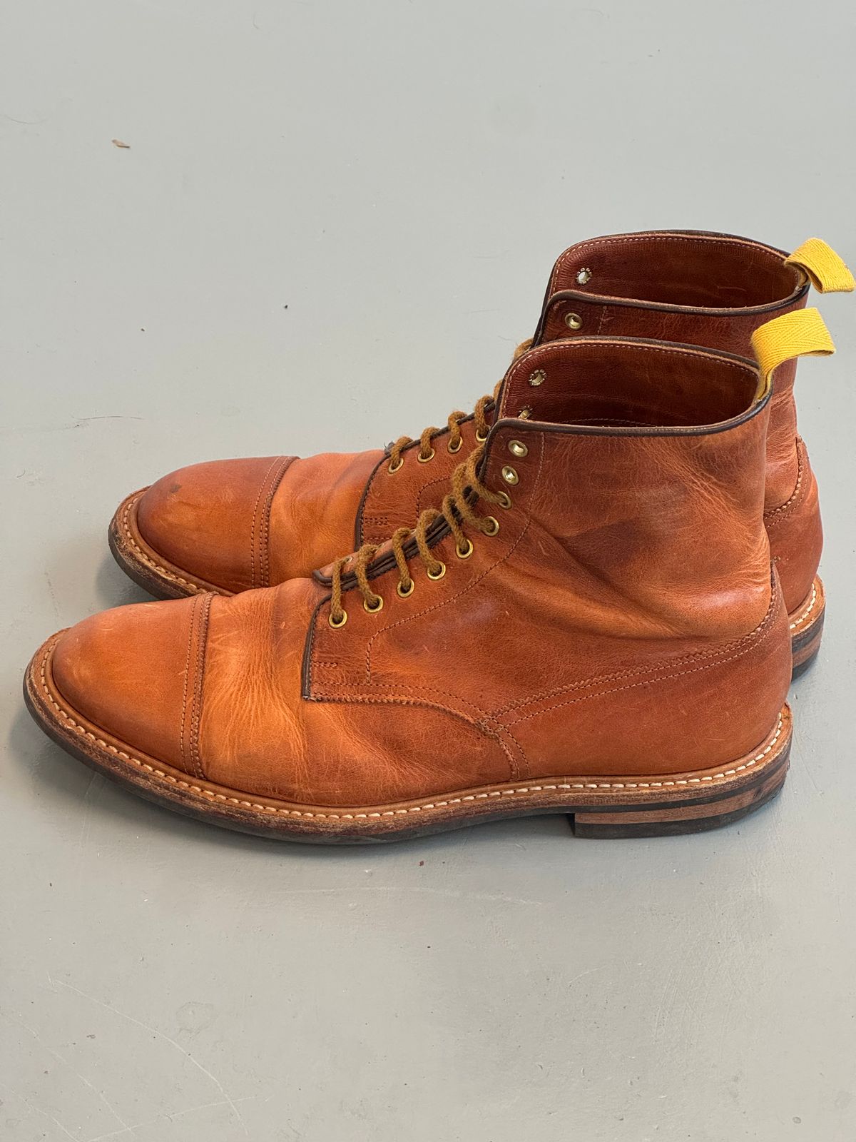 Photo by claus on November 3, 2025 of the Tricker's Churchill in Horween Natural Dublin.