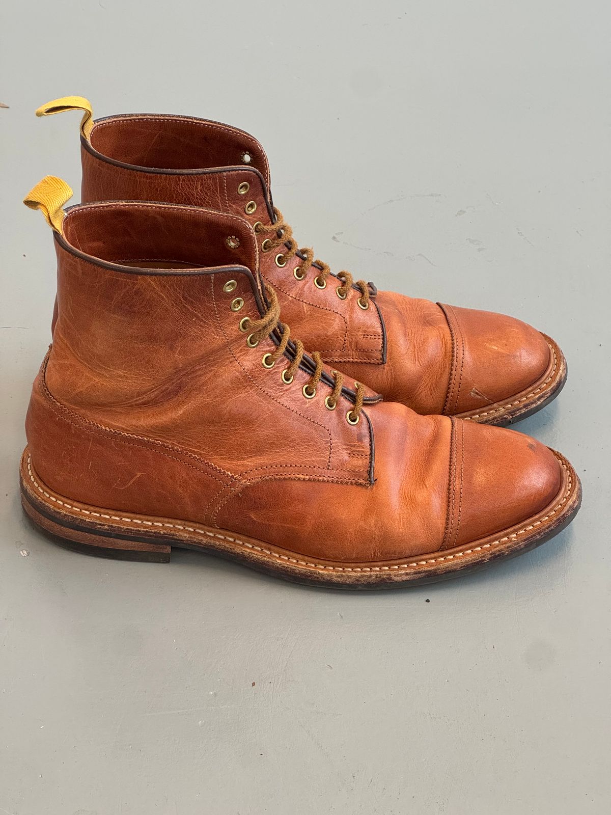 Photo by claus on November 3, 2025 of the Tricker's Churchill in Horween Natural Dublin.