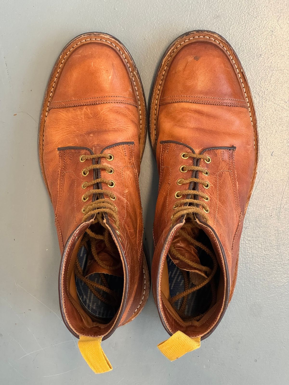 Photo by claus on November 3, 2025 of the Tricker's Churchill in Horween Natural Dublin.