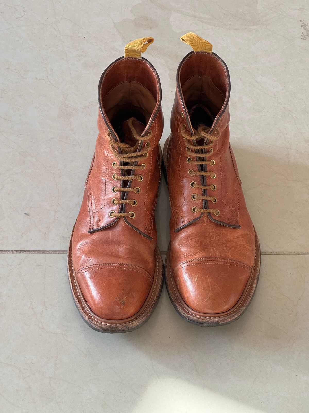 Photo by claus on January 2, 2026 of the Tricker's Churchill in Horween Natural Dublin.