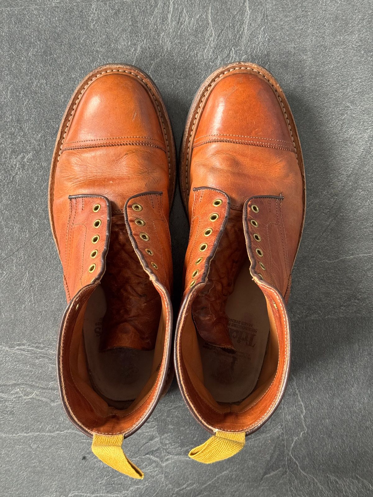 Photo by claus on February 1, 2026 of the Tricker's Churchill in Horween Natural Dublin.