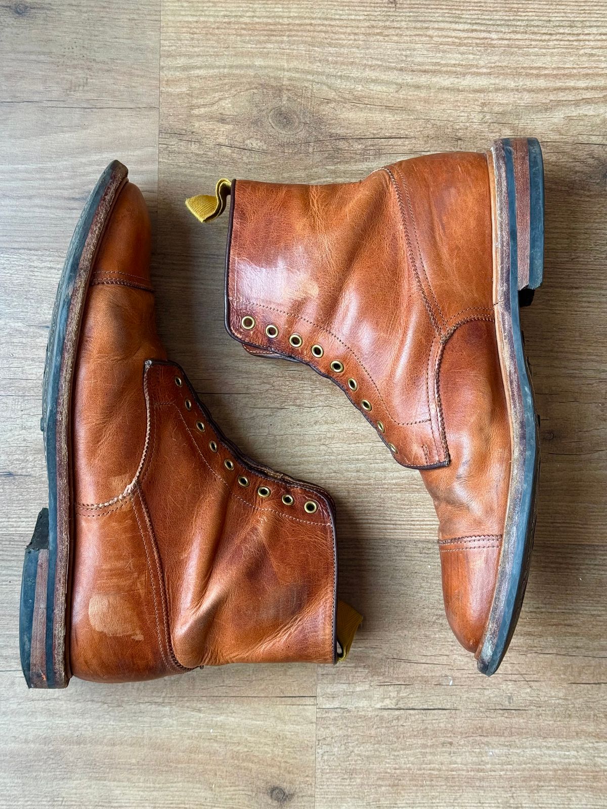 Photo by claus on March 1, 2026 of the Tricker's Churchill in Horween Natural Dublin.