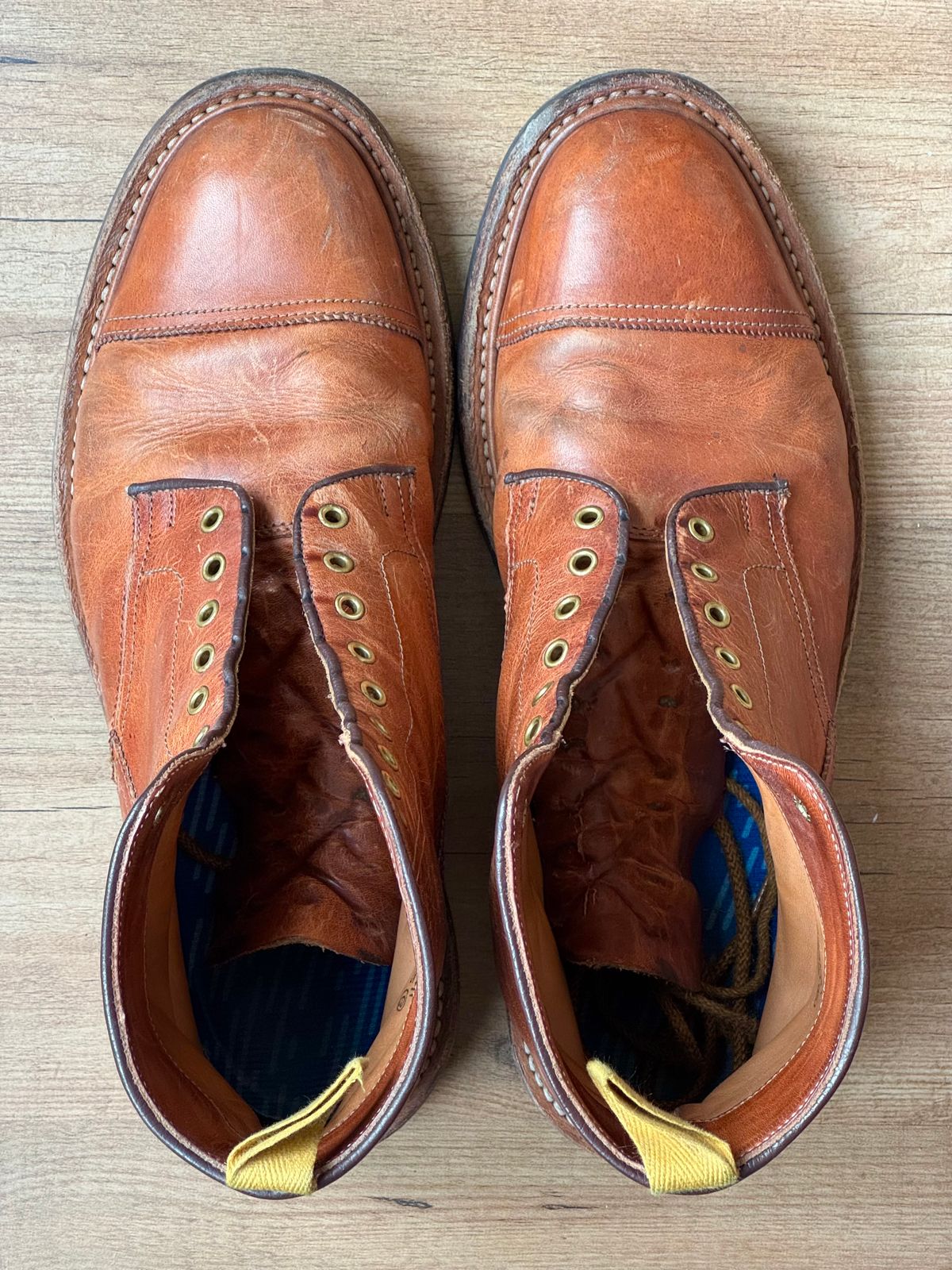 Photo by claus on March 1, 2026 of the Tricker's Churchill in Horween Natural Dublin.