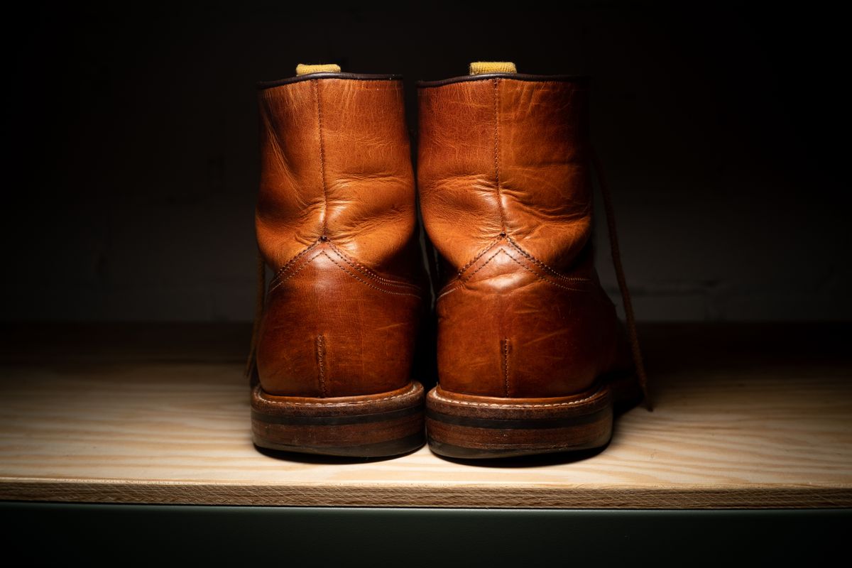 Photo by claus on March 24, 2026 of the Tricker's Churchill in Horween Natural Dublin.